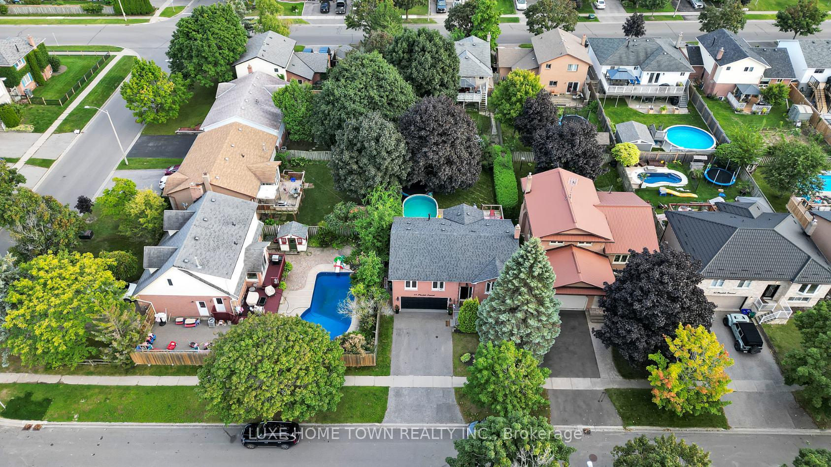 Photo 30 of 89 Pinedale Crescent, Clarington, Courtice — HOMEH