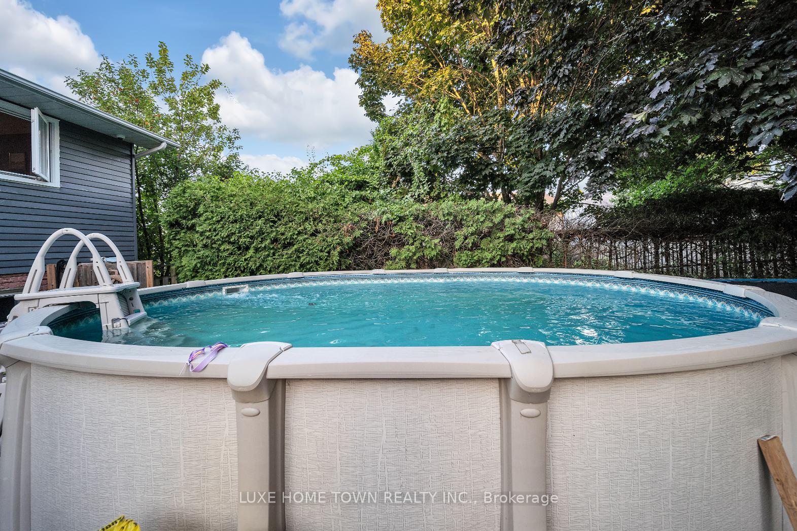 Photo 32 of 89 Pinedale Crescent, Clarington, Courtice — HOMEH