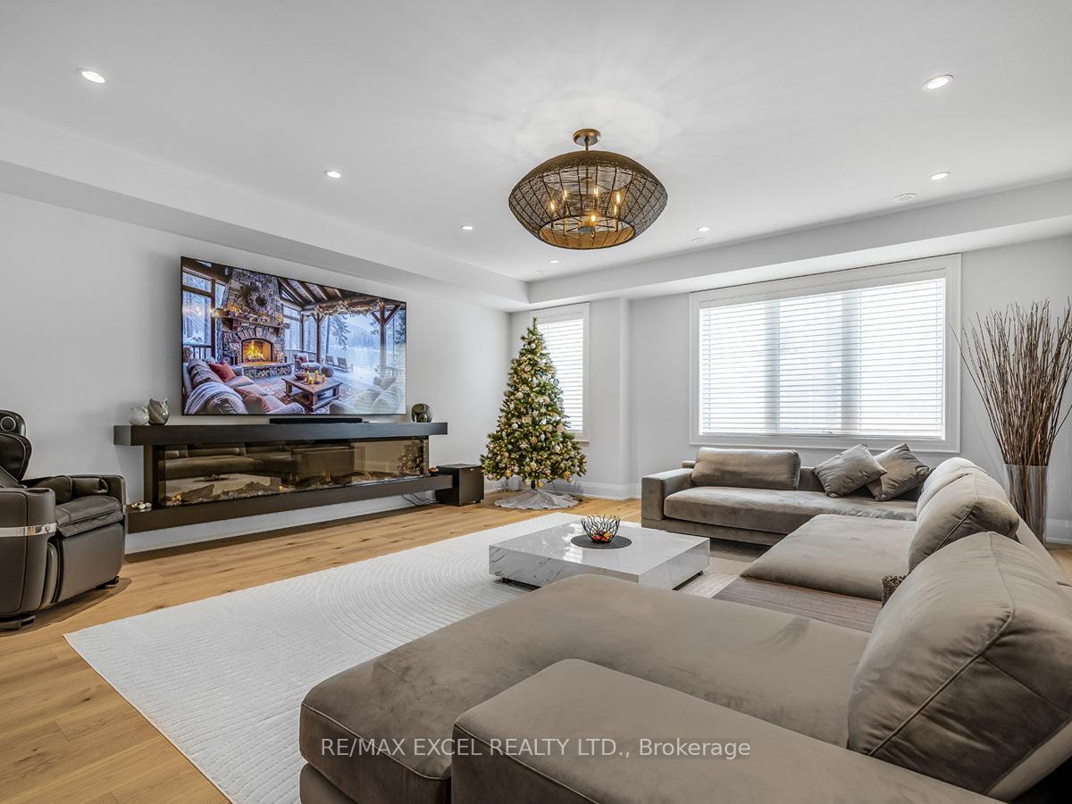 Photo 9 of 230 Rustle Woods Avenue, Markham, Cornell — HOMEH