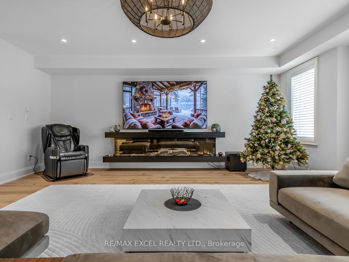Photo 11 of 230 Rustle Woods Avenue, Markham, Cornell — HOMEH