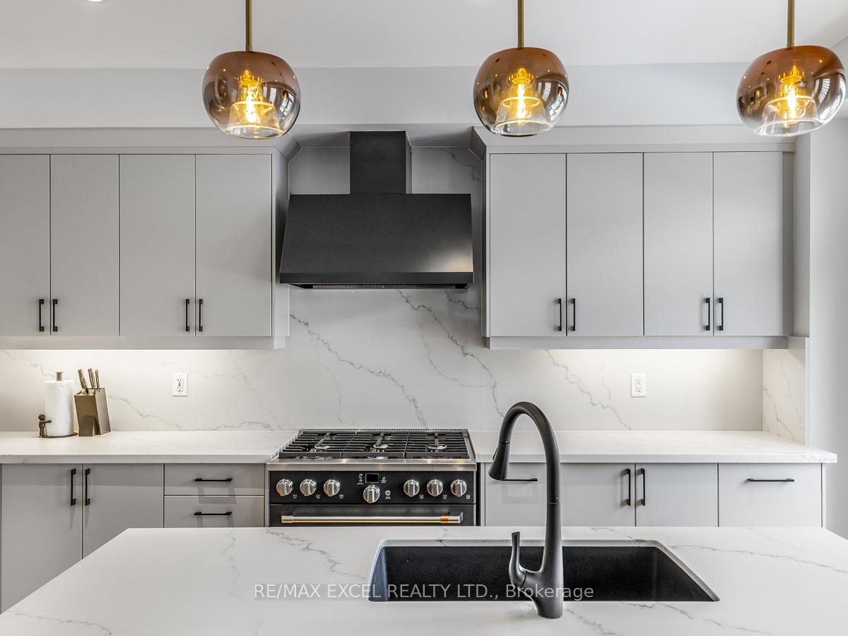 Photo 17 of 230 Rustle Woods Avenue, Markham, Cornell — HOMEH