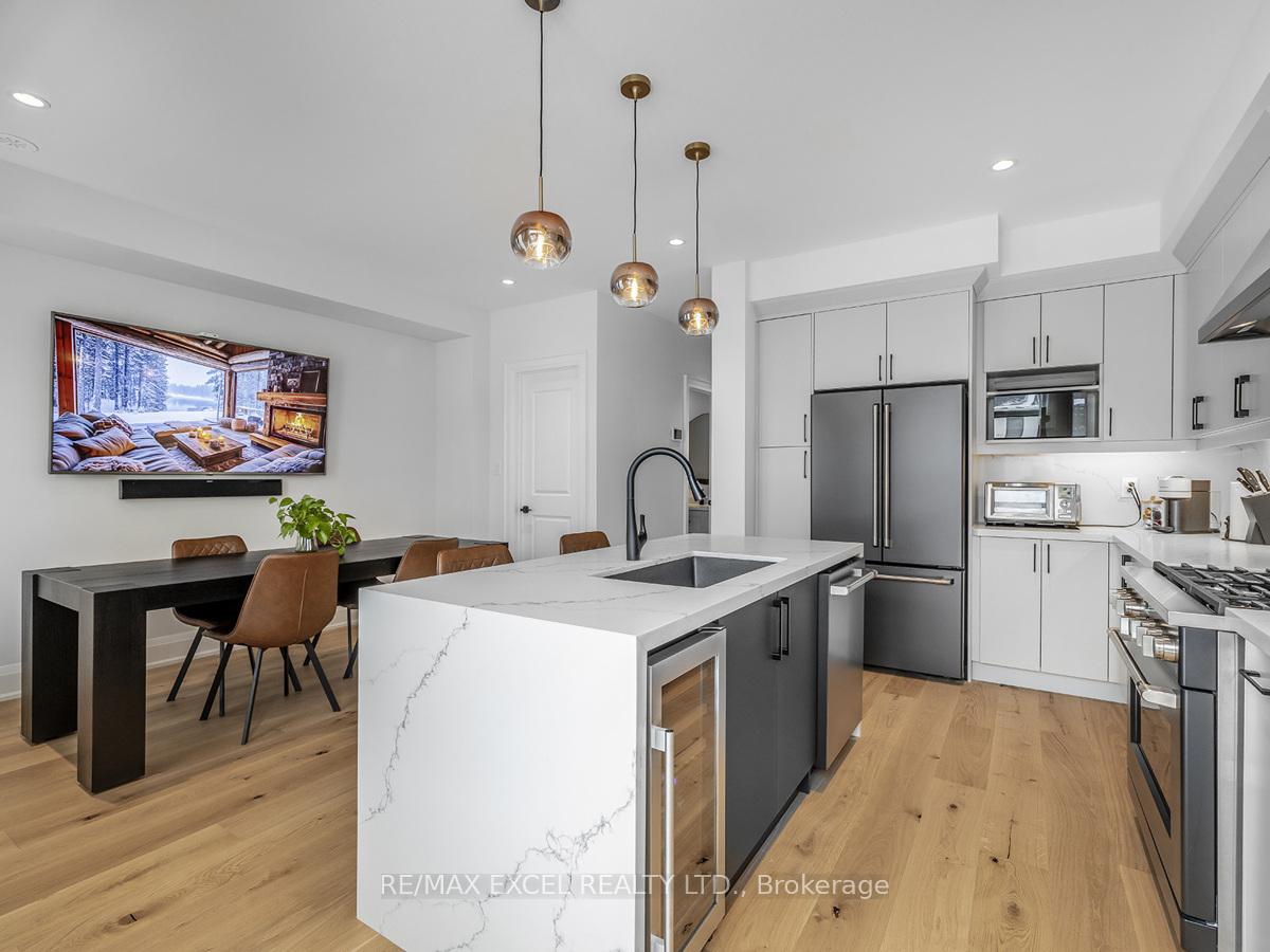 Photo 22 of 230 Rustle Woods Avenue, Markham, Cornell — HOMEH