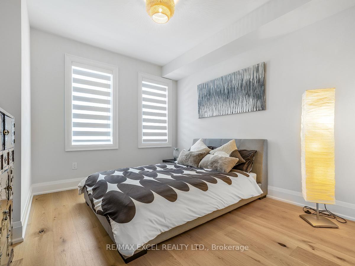 Photo 20 of 230 Rustle Woods Avenue, Markham, Cornell — HOMEH