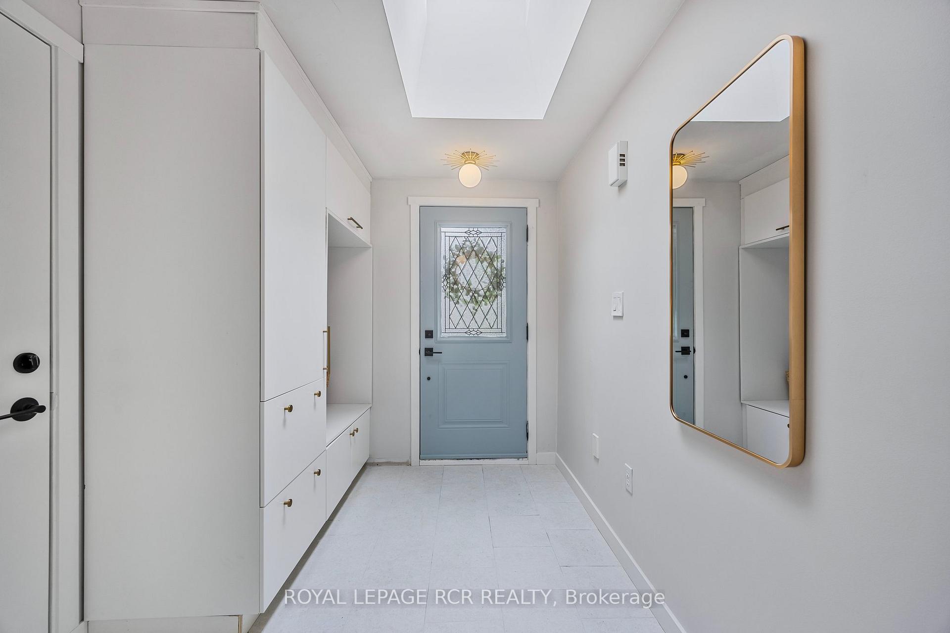 Photo 2 of 161 Wessenger Drive, Barrie, Holly — HOMEH