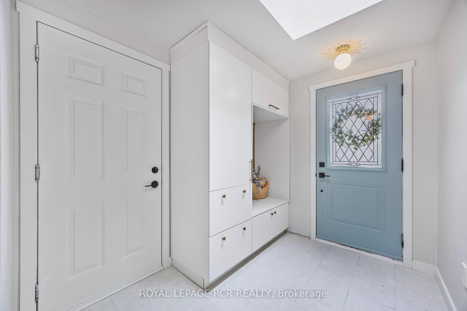 Photo 6 of 161 Wessenger Drive, Barrie, Holly — HOMEH