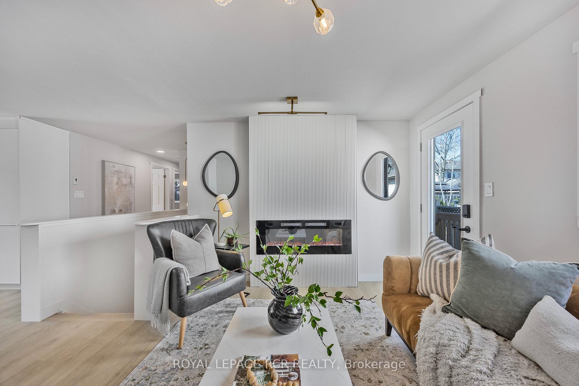 Photo 16 of 161 Wessenger Drive, Barrie, Holly — HOMEH