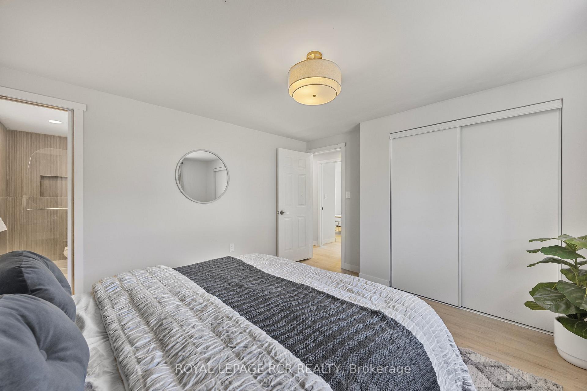 Photo 17 of 161 Wessenger Drive, Barrie, Holly — HOMEH