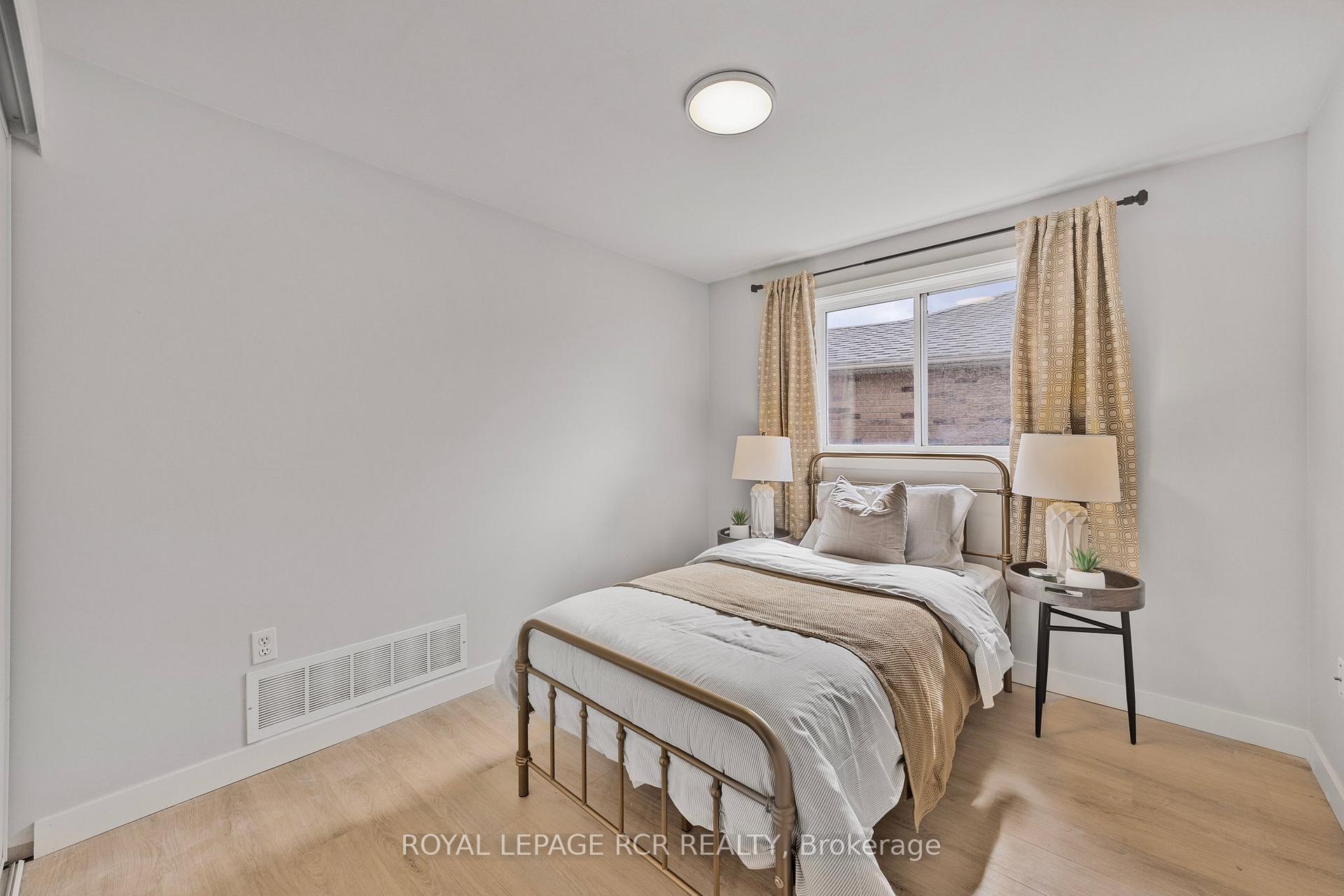 Photo 22 of 161 Wessenger Drive, Barrie, Holly — HOMEH