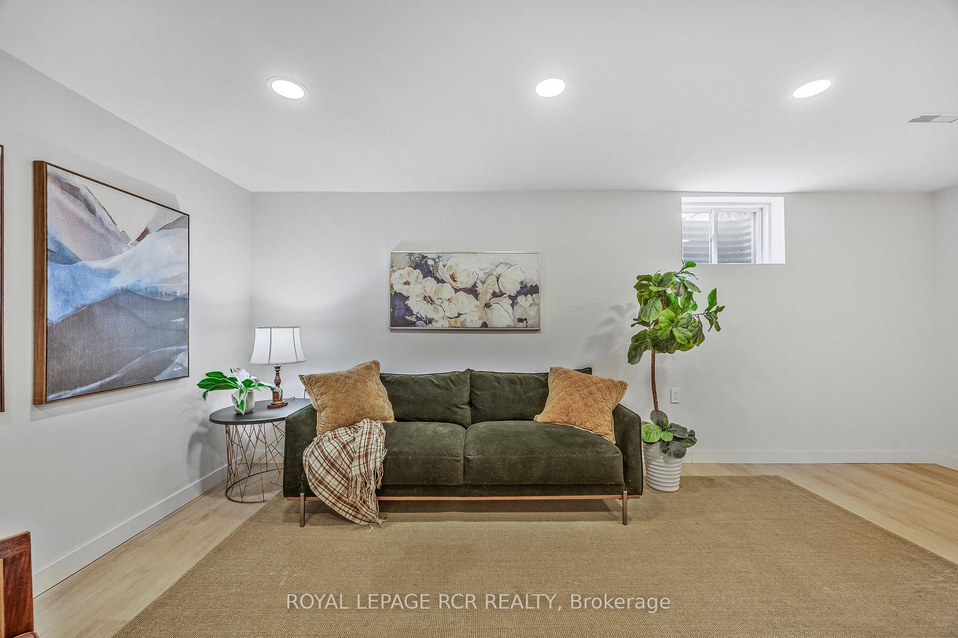 Photo 31 of 161 Wessenger Drive, Barrie, Holly — HOMEH