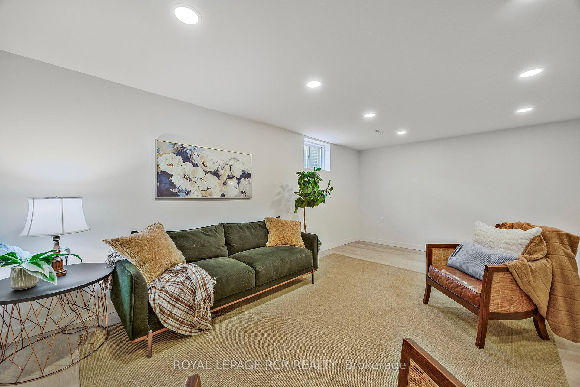 Photo 28 of 161 Wessenger Drive, Barrie, Holly — HOMEH