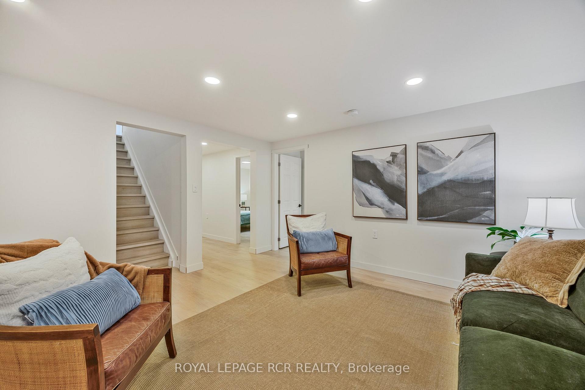 Photo 29 of 161 Wessenger Drive, Barrie, Holly — HOMEH
