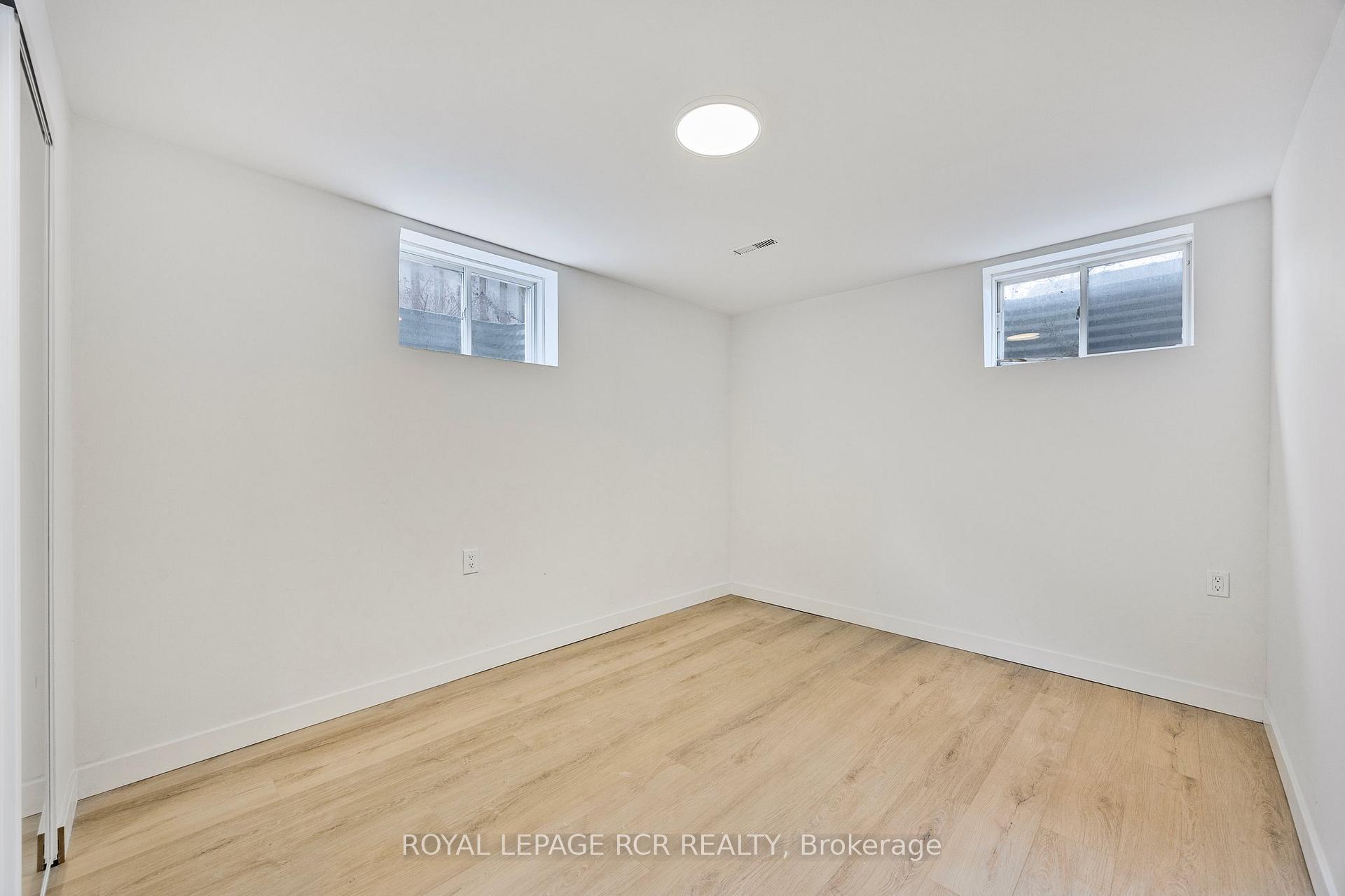 Photo 32 of 161 Wessenger Drive, Barrie, Holly — HOMEH