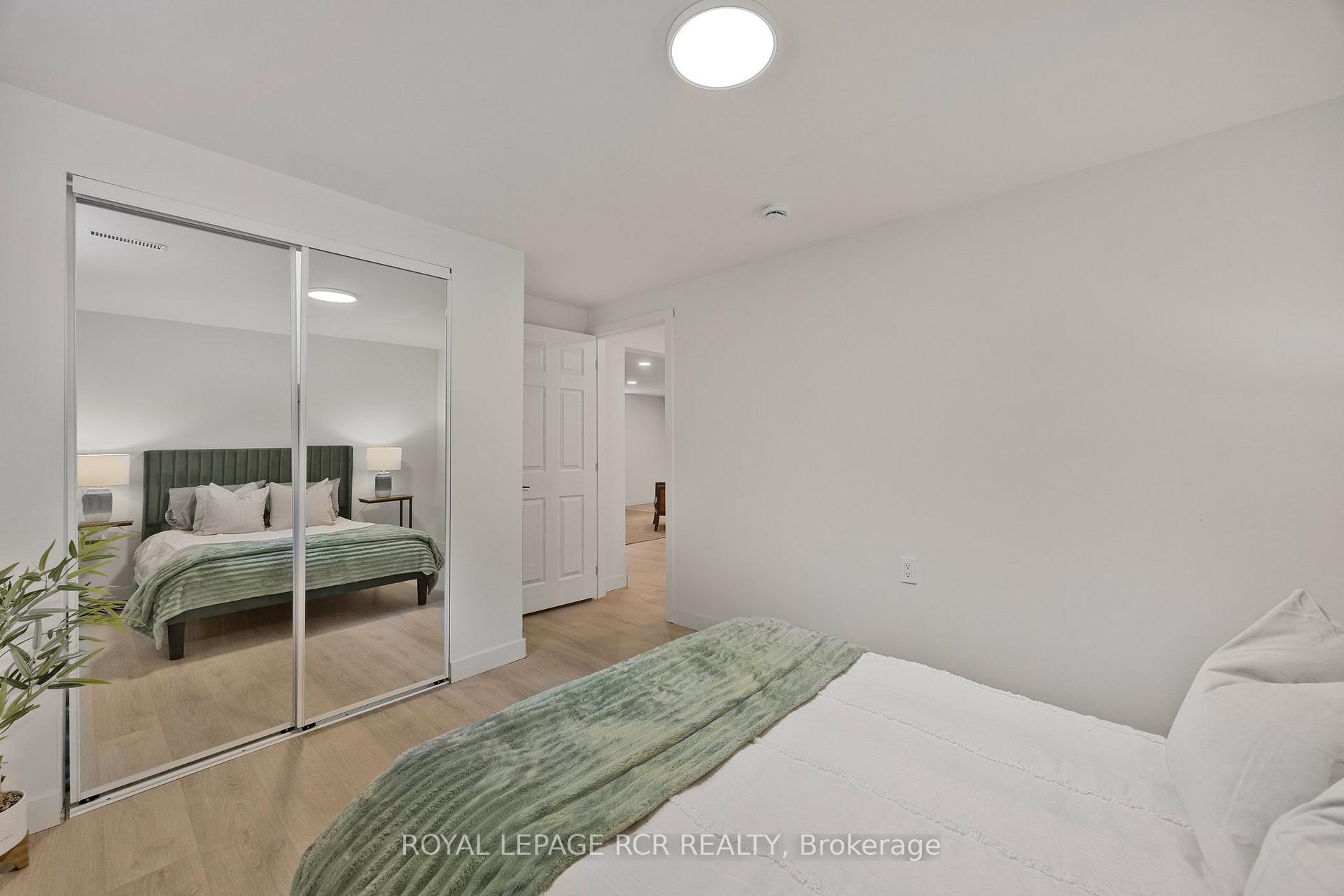 Photo 33 of 161 Wessenger Drive, Barrie, Holly — HOMEH