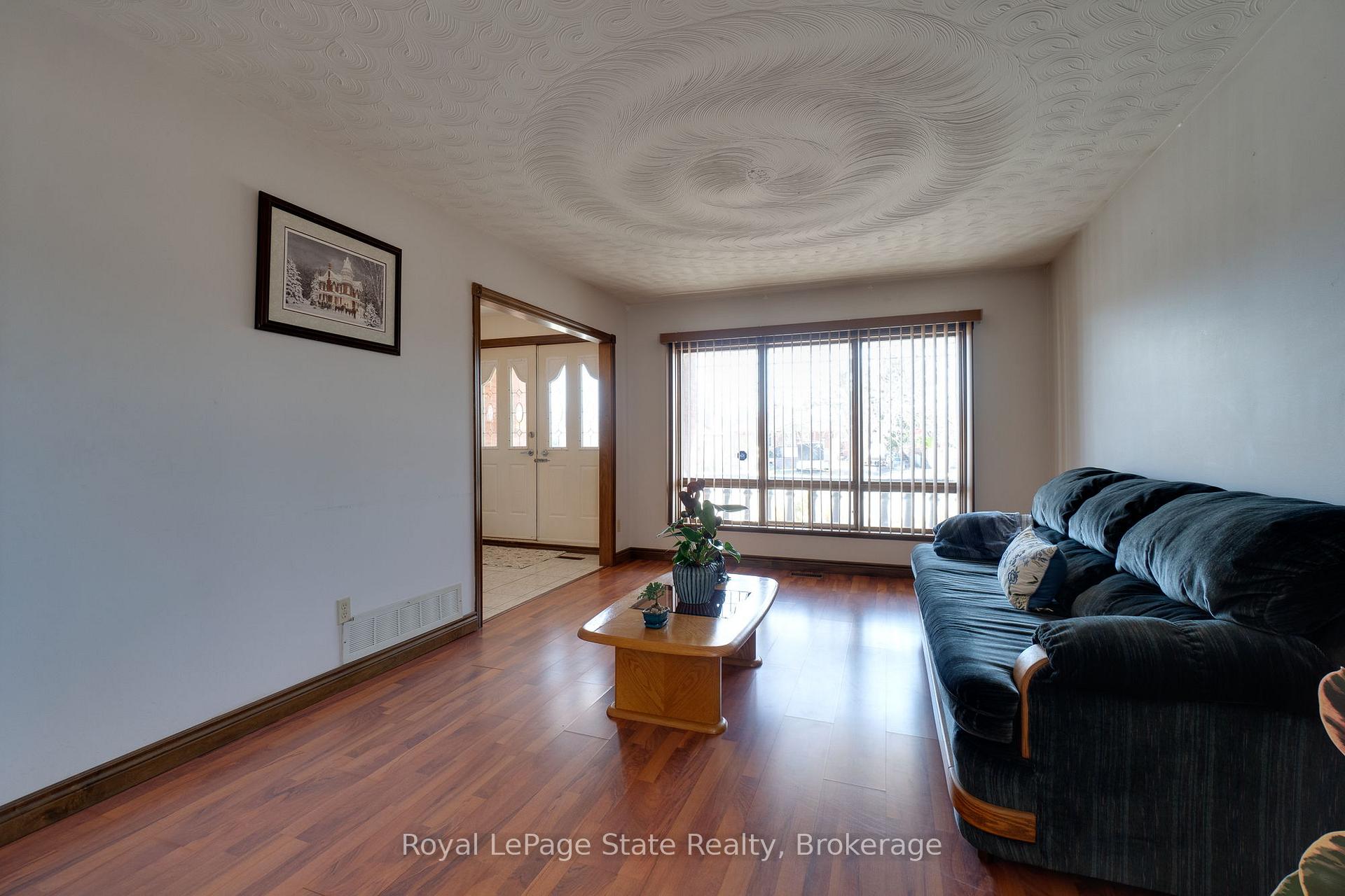 Photo 4 of 239 Millen Road, Hamilton, Stoney Creek — HOMEH