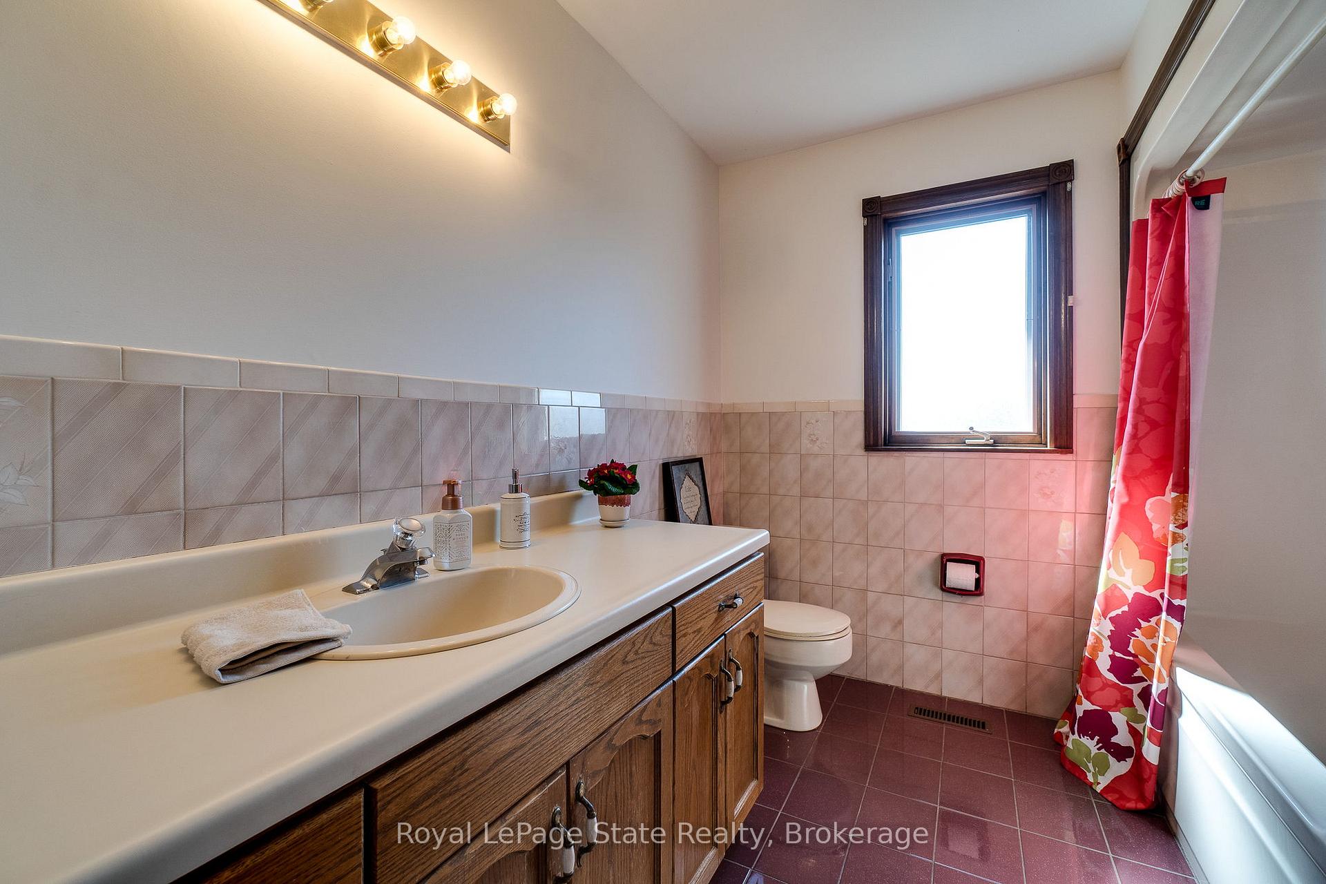 Photo 7 of 239 Millen Road, Hamilton, Stoney Creek — HOMEH