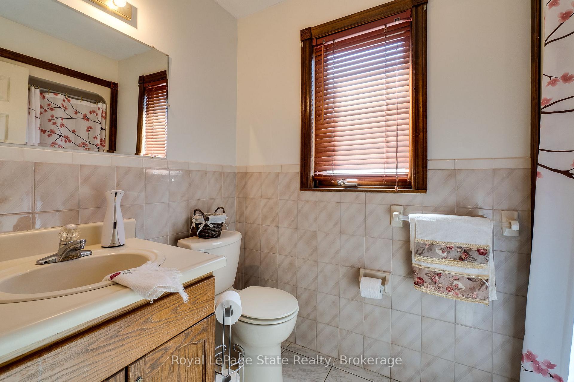 Photo 25 of 239 Millen Road, Hamilton, Stoney Creek — HOMEH