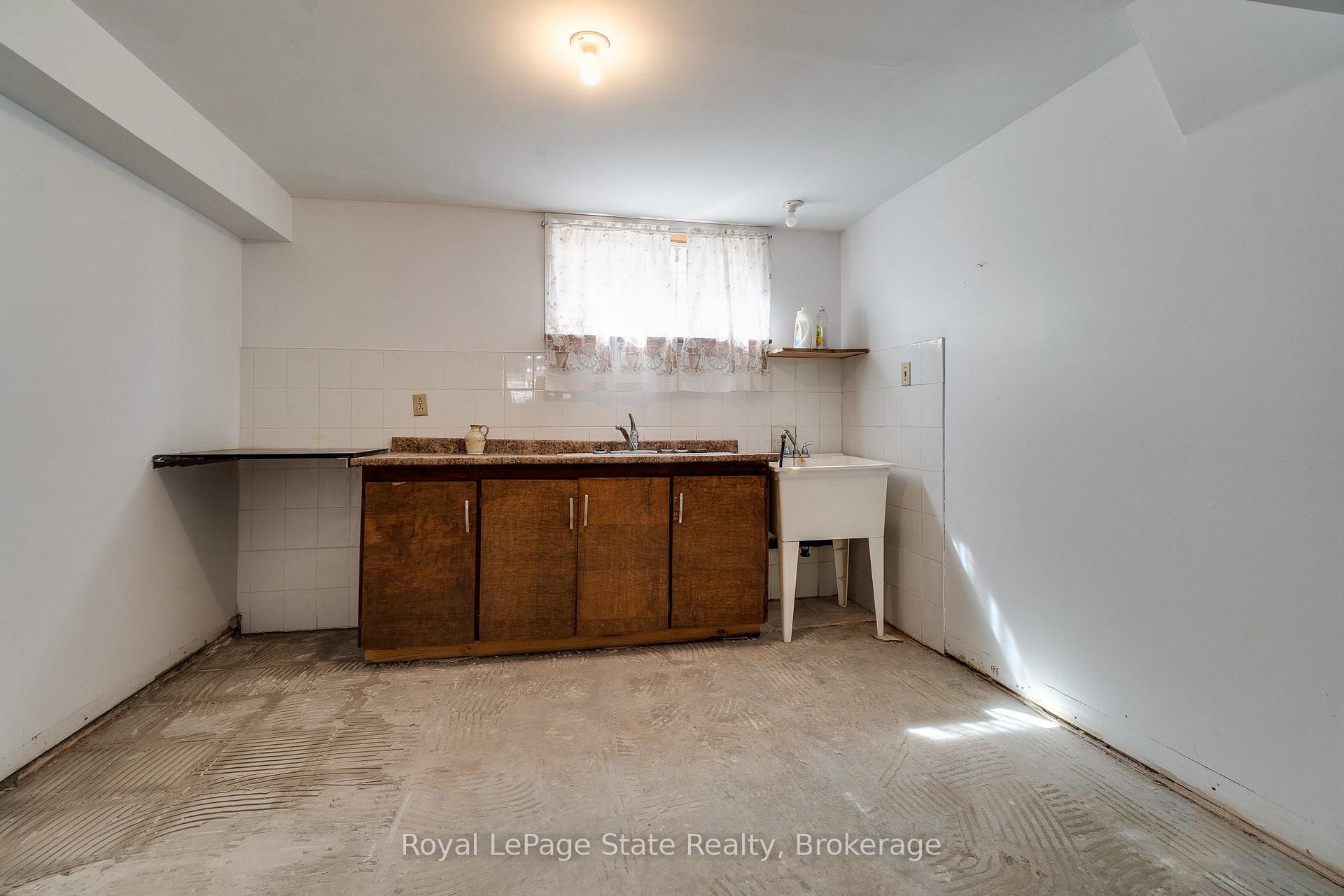 Photo 11 of 239 Millen Road, Hamilton, Stoney Creek — HOMEH
