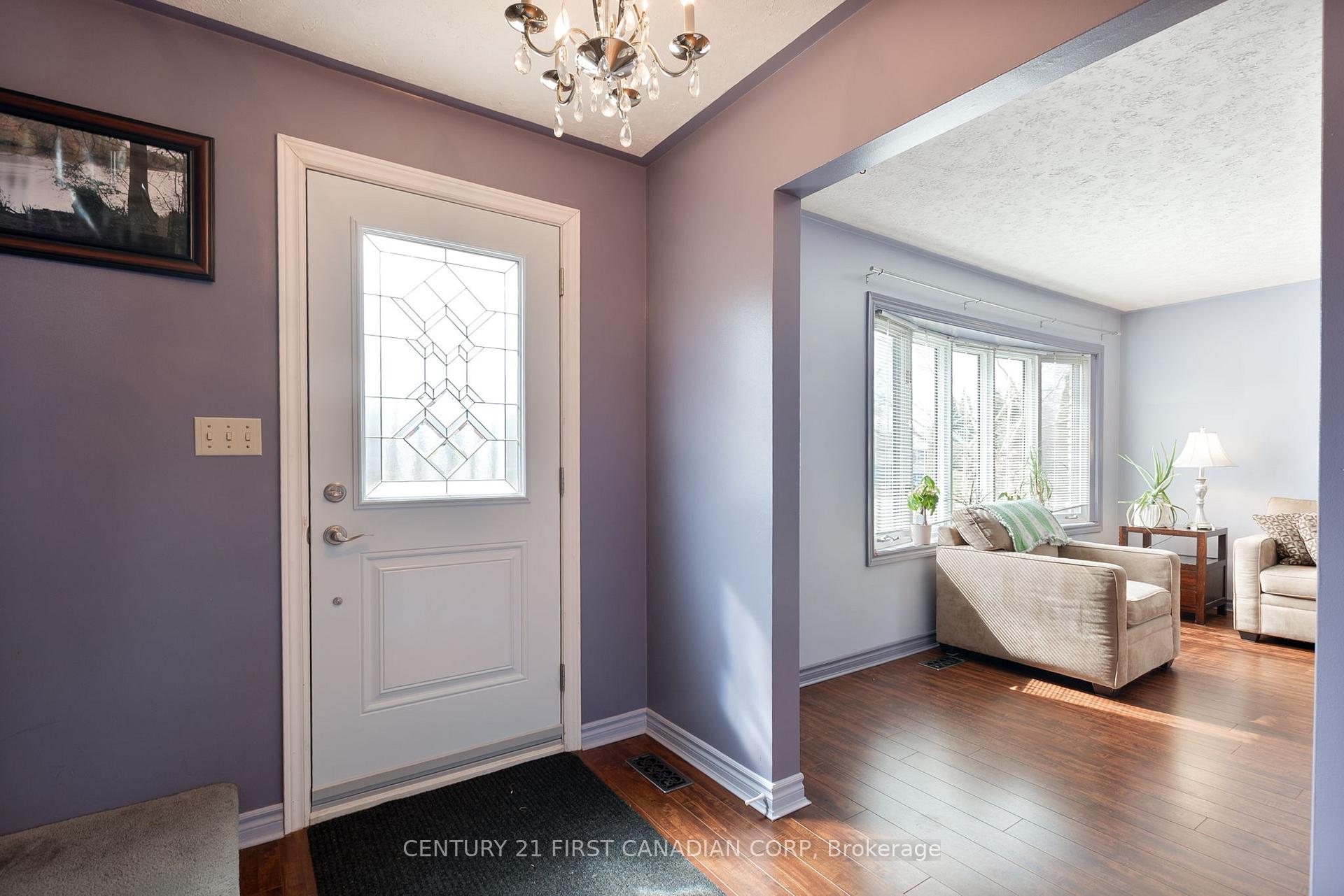 Photo 17 of 23 Rosemount Crescent, St. Thomas — HOMEH