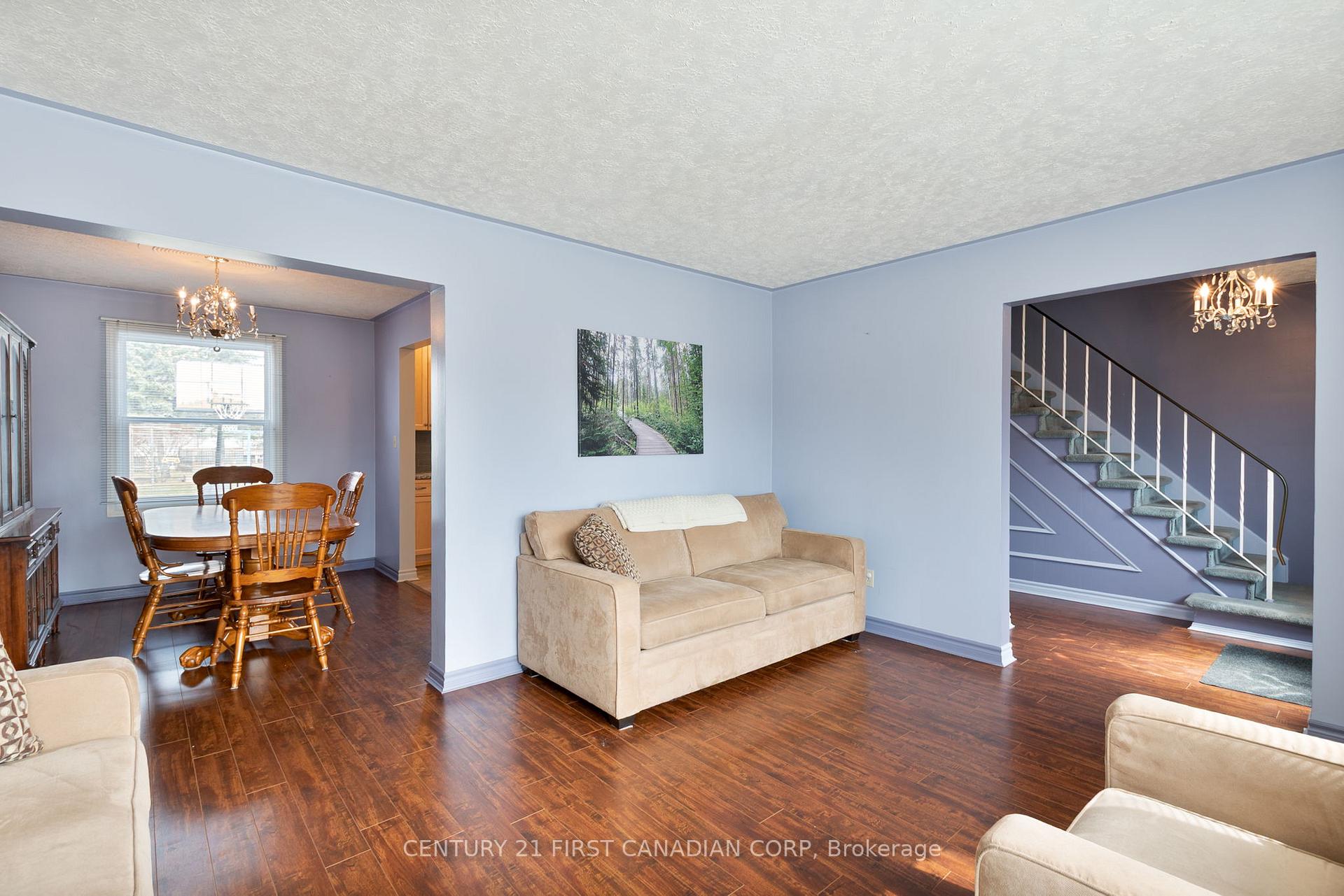 Photo 8 of 23 Rosemount Crescent, St. Thomas — HOMEH