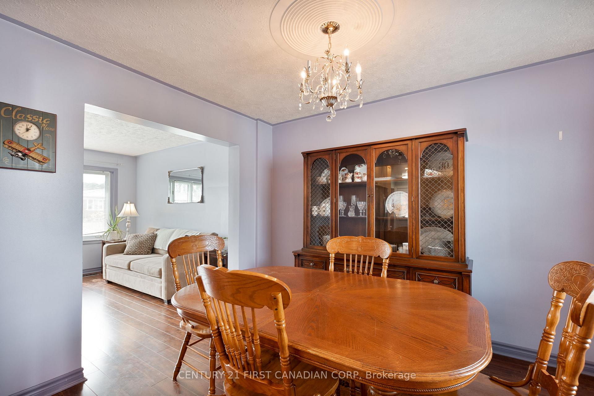 Photo 16 of 23 Rosemount Crescent, St. Thomas — HOMEH