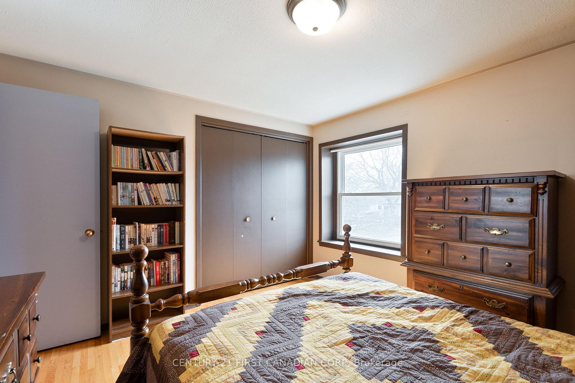 Photo 18 of 23 Rosemount Crescent, St. Thomas — HOMEH