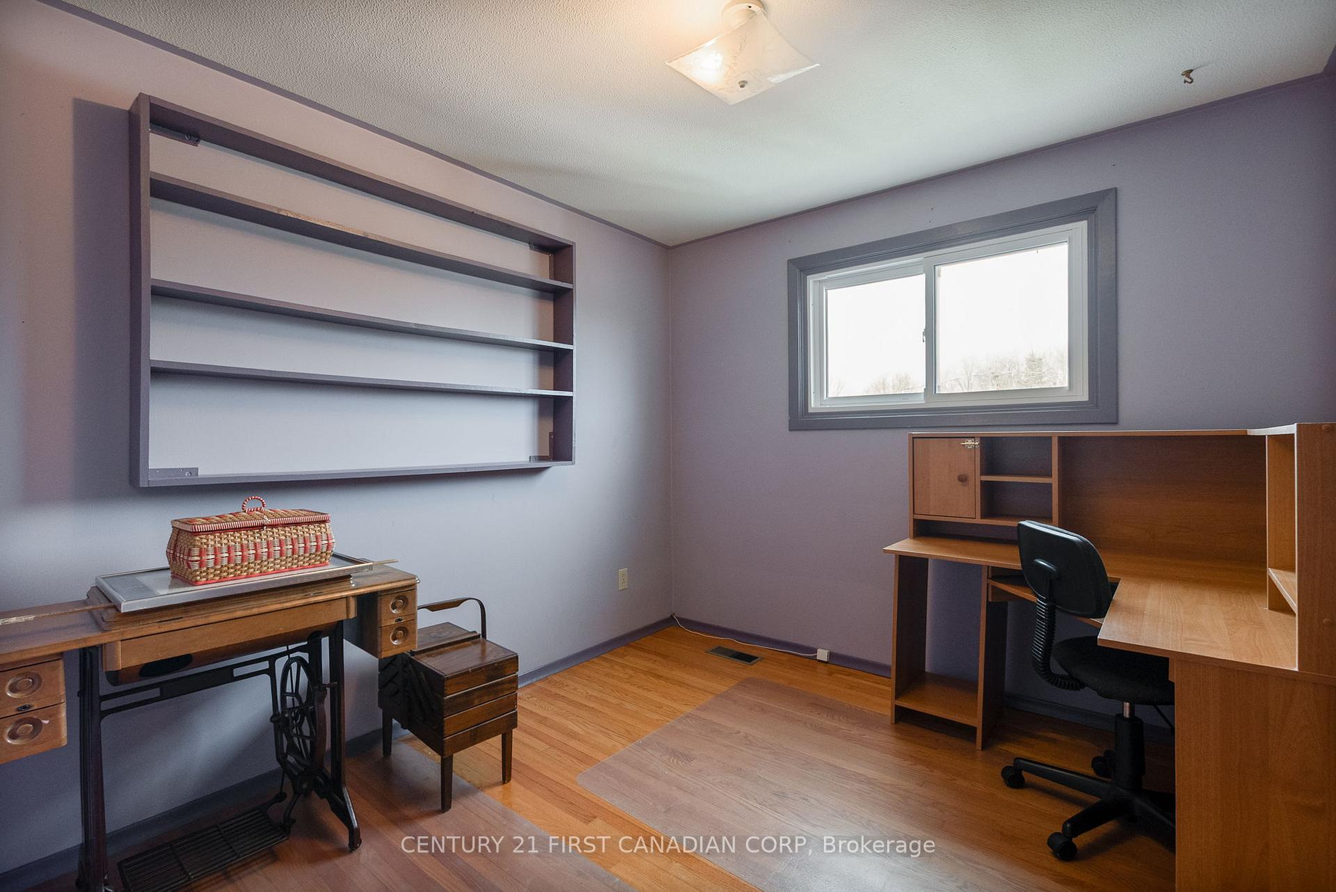 Photo 14 of 23 Rosemount Crescent, St. Thomas — HOMEH