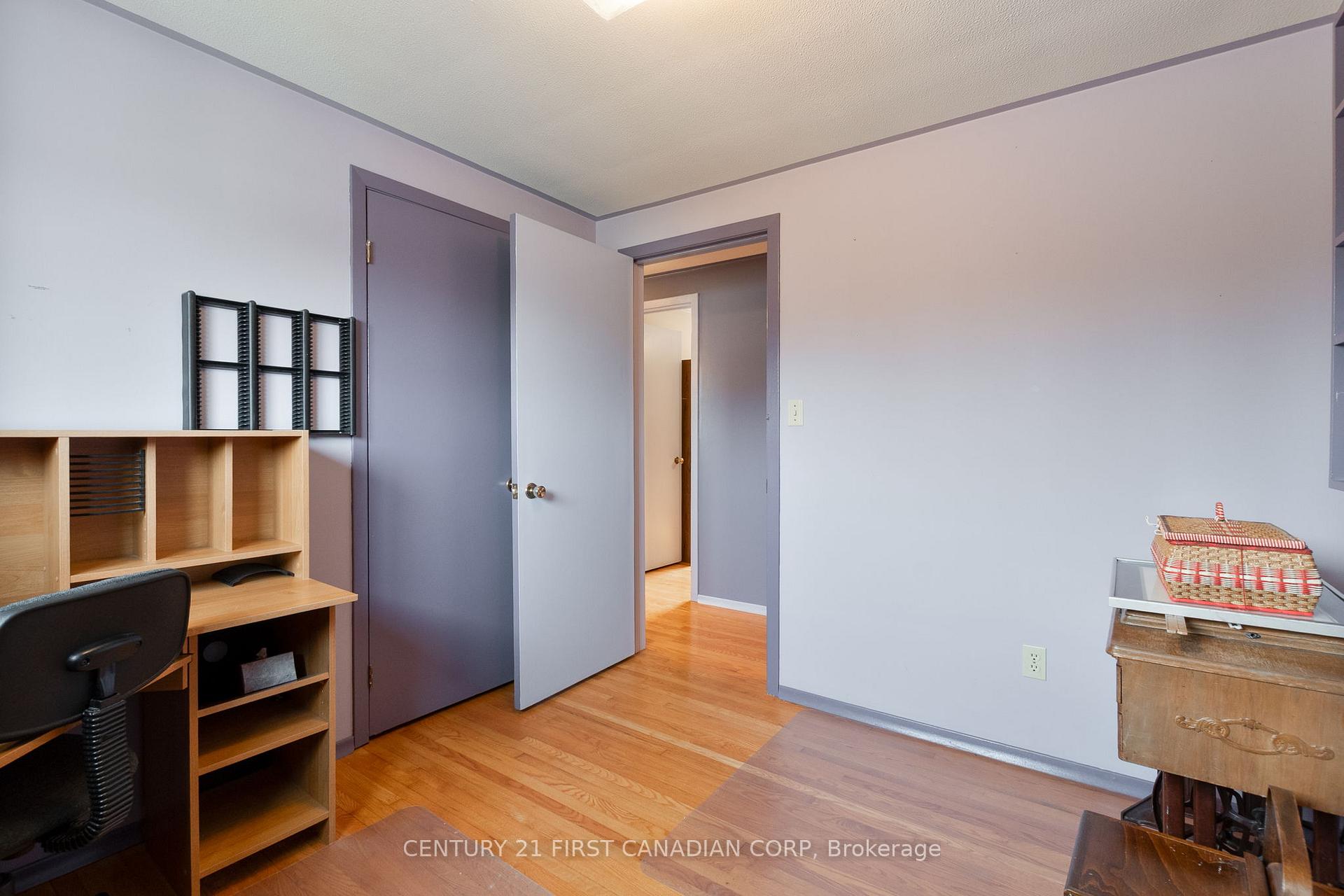 Photo 9 of 23 Rosemount Crescent, St. Thomas — HOMEH