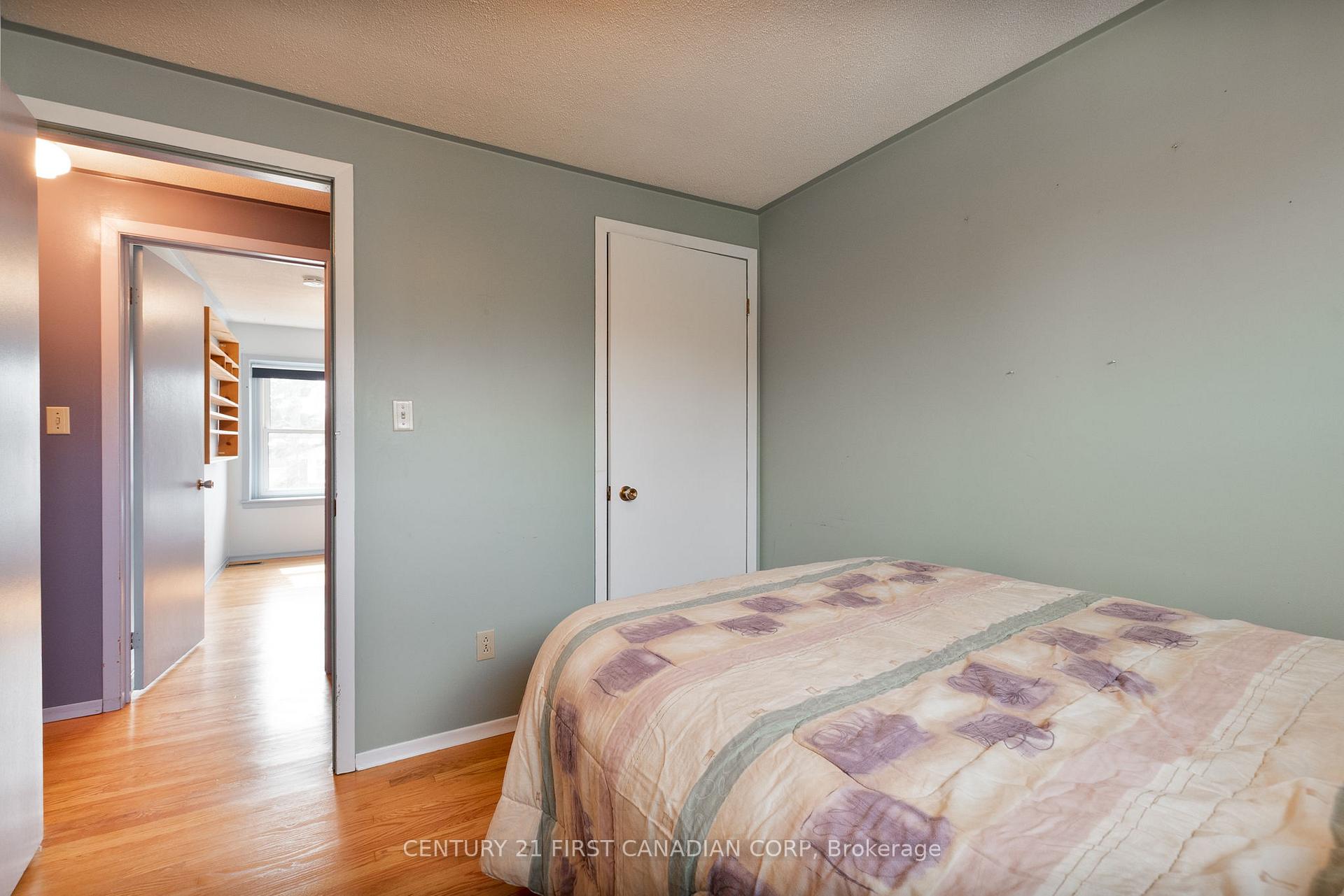 Photo 19 of 23 Rosemount Crescent, St. Thomas — HOMEH