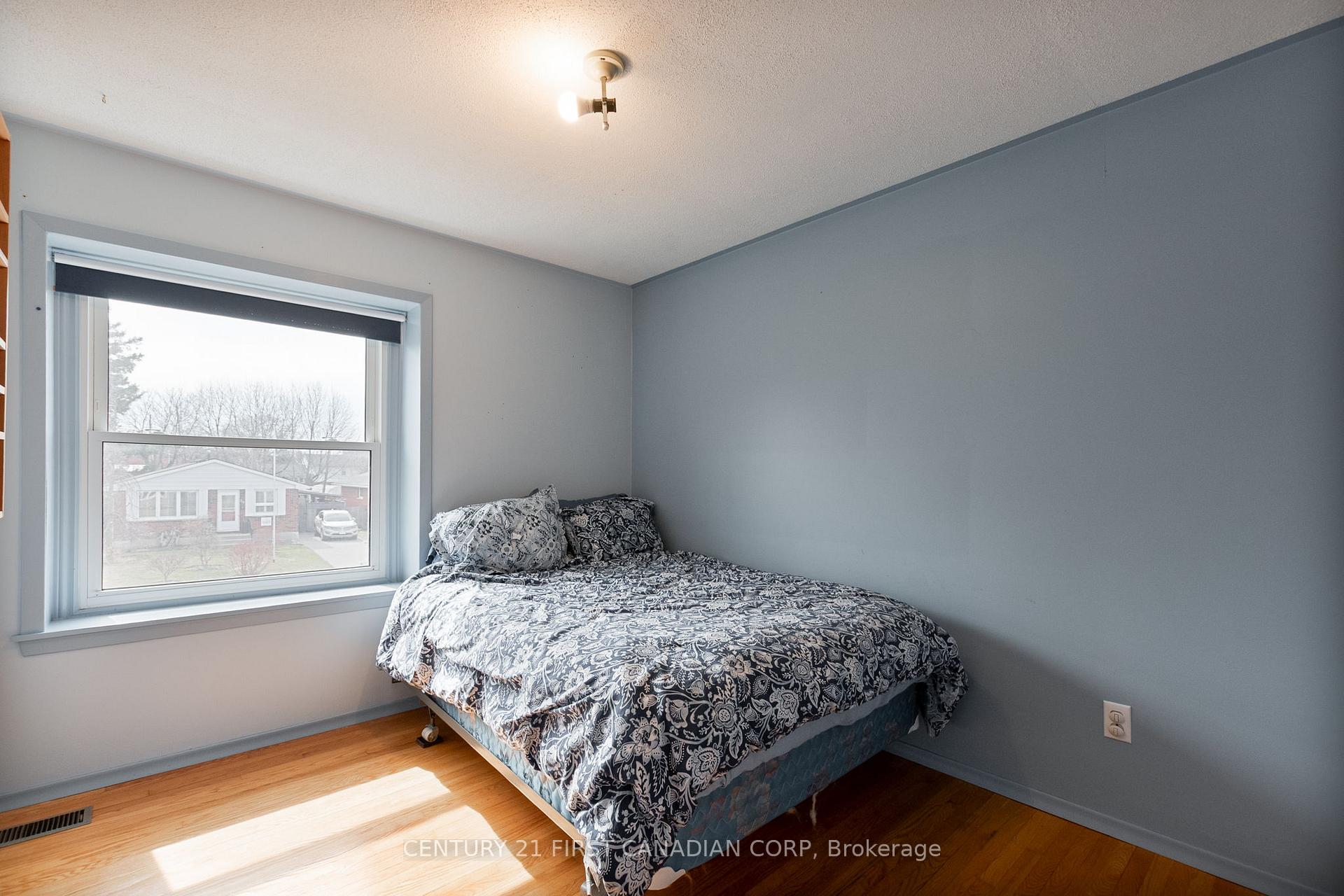 Photo 21 of 23 Rosemount Crescent, St. Thomas — HOMEH