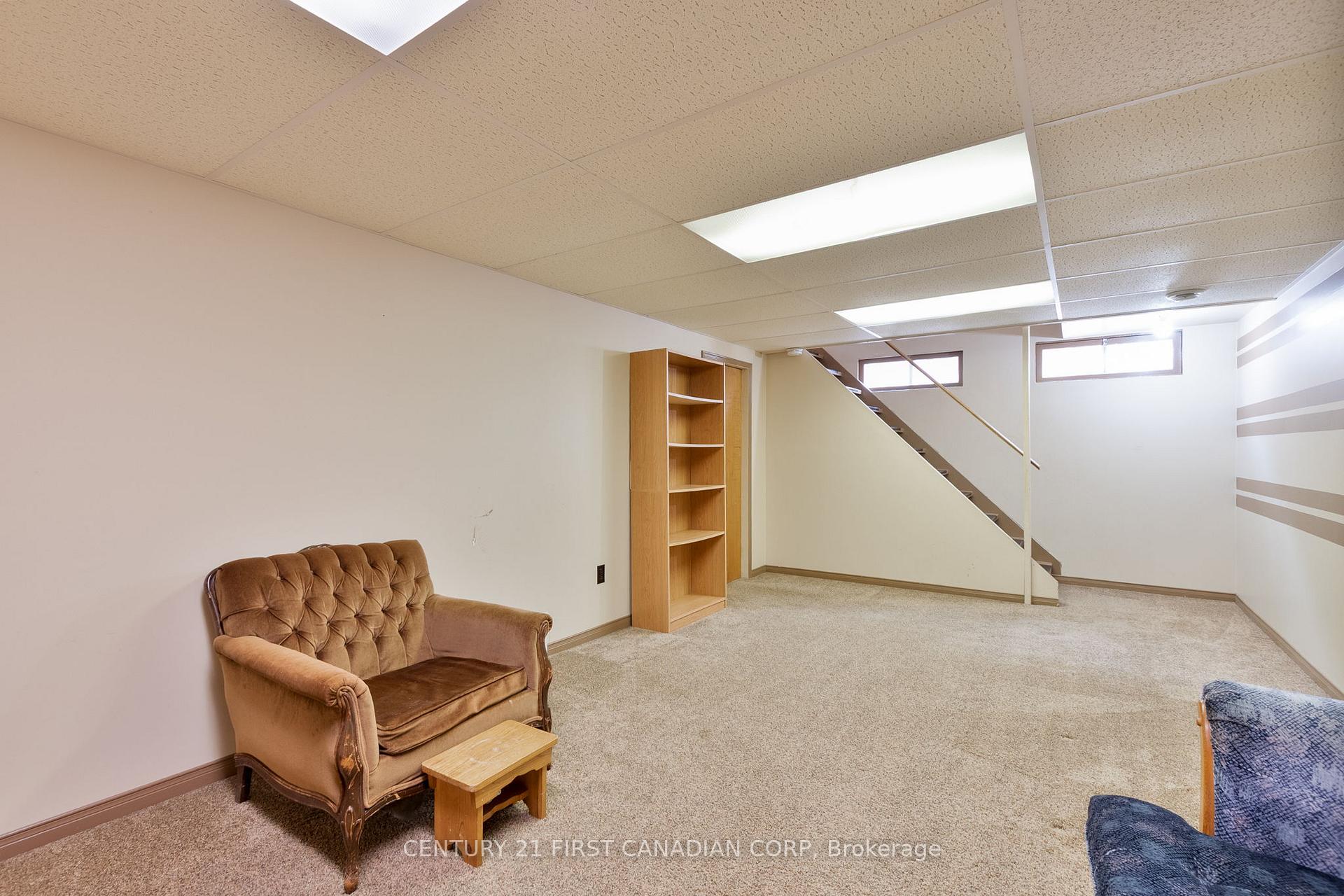 Photo 23 of 23 Rosemount Crescent, St. Thomas — HOMEH