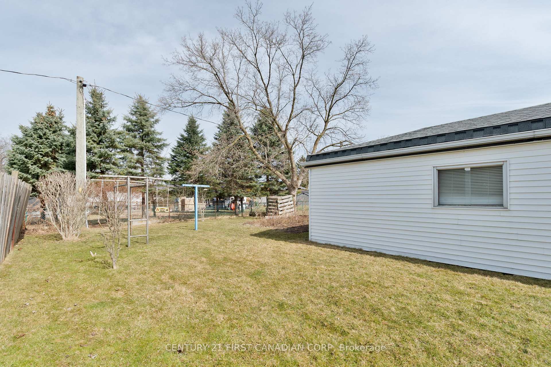 Photo 28 of 23 Rosemount Crescent, St. Thomas — HOMEH