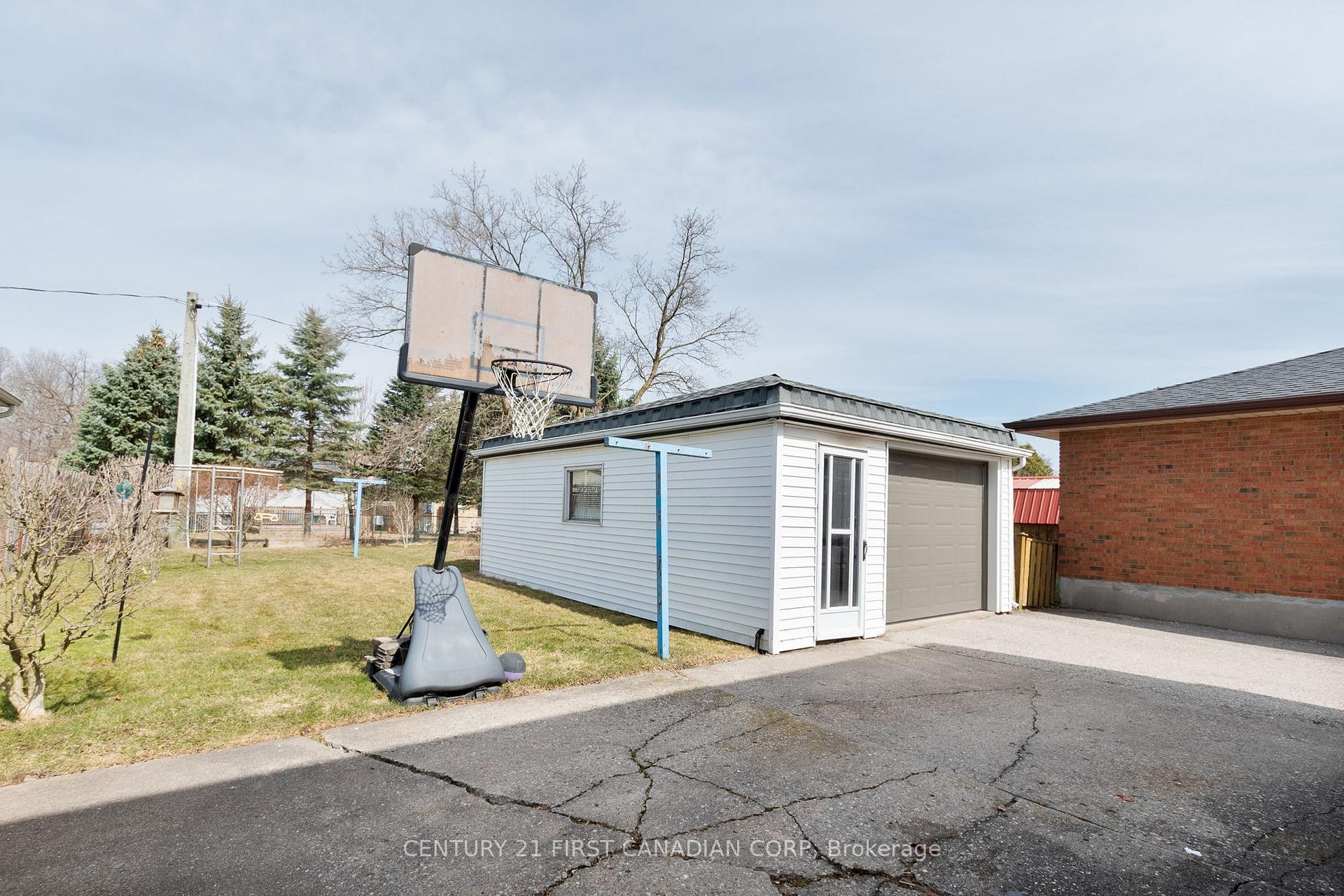 Photo 24 of 23 Rosemount Crescent, St. Thomas — HOMEH