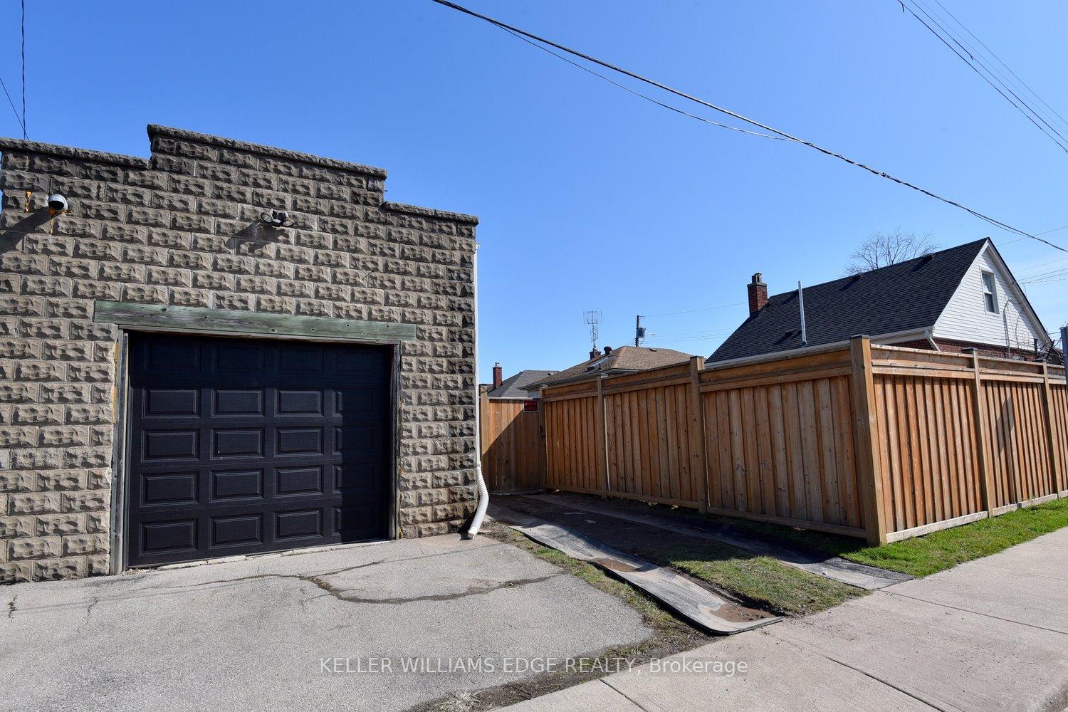 Photo 35 of 251 Normanhurst Avenue, Hamilton, Normanhurst — HOMEH