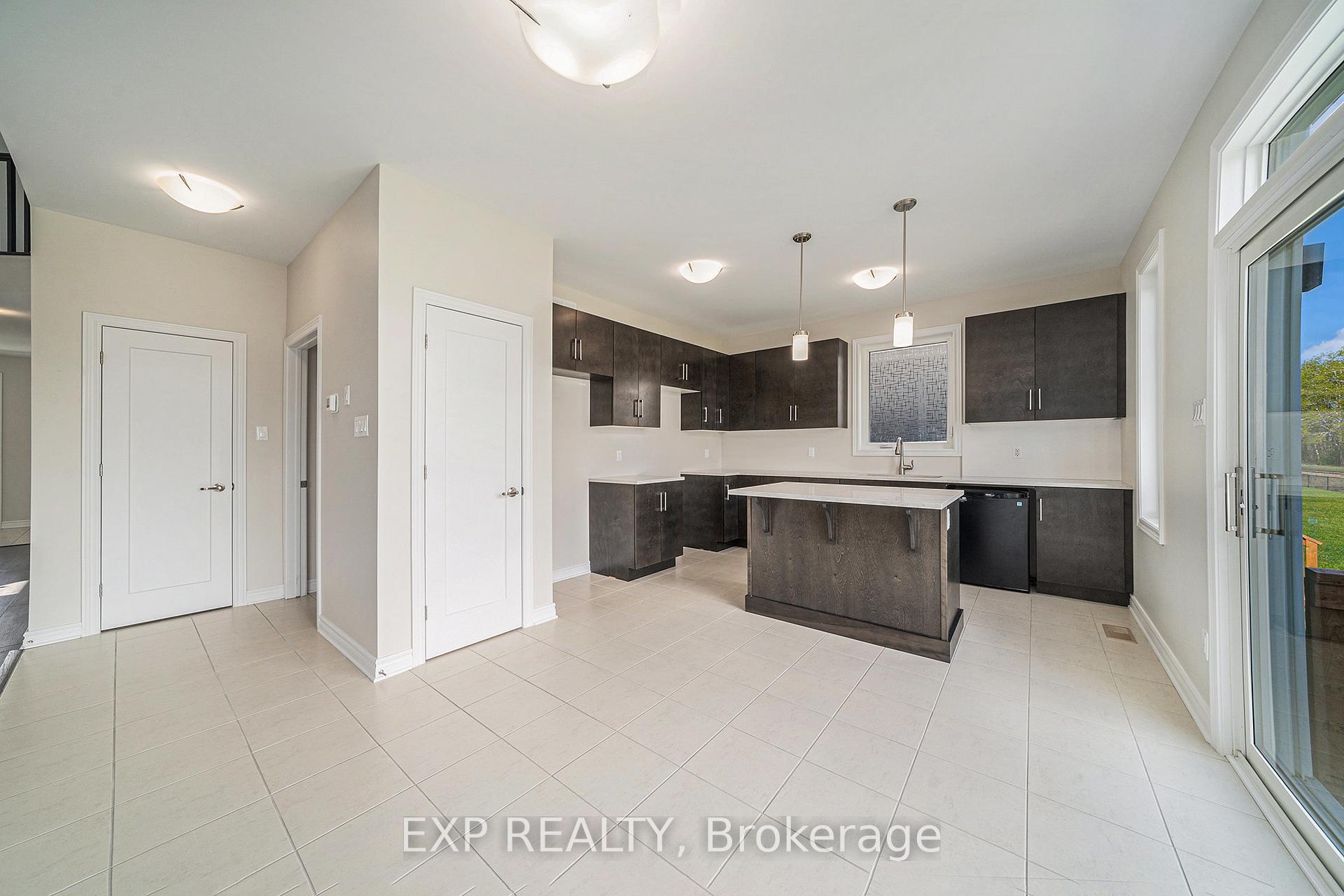 Photo 10 of 125 Seabert Drive, Arnprior — HOMEH