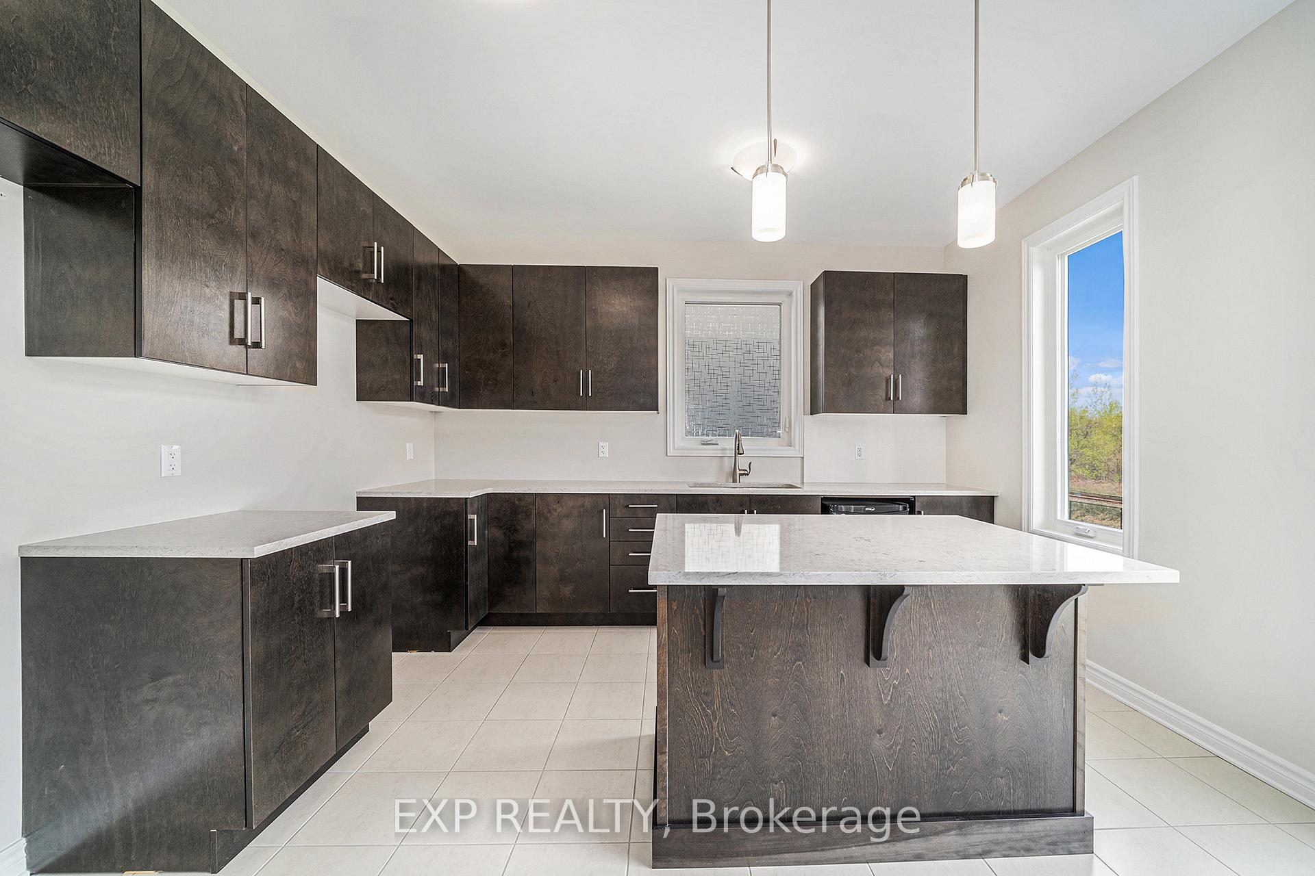 Photo 3 of 125 Seabert Drive, Arnprior — HOMEH