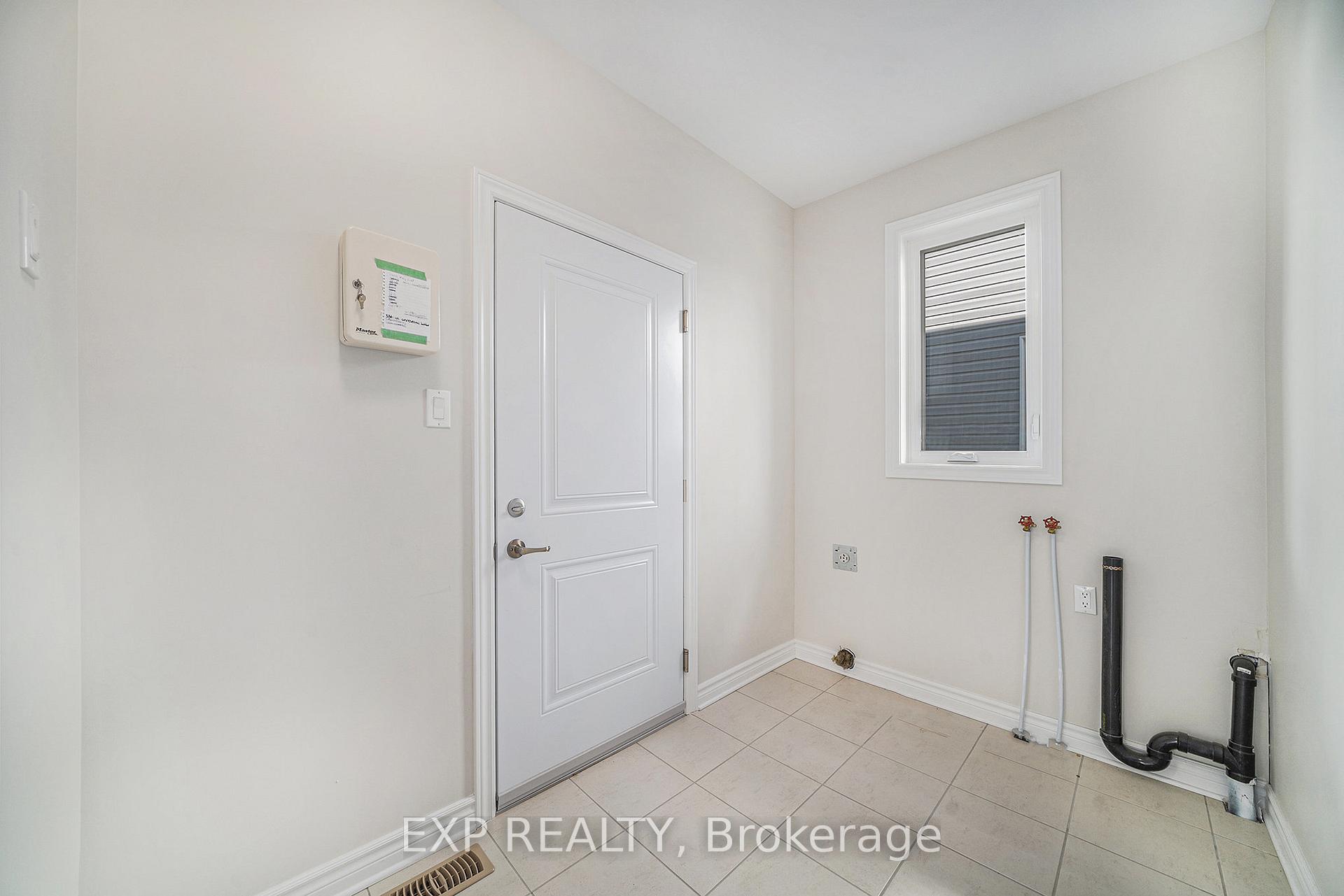 Photo 6 of 125 Seabert Drive, Arnprior — HOMEH
