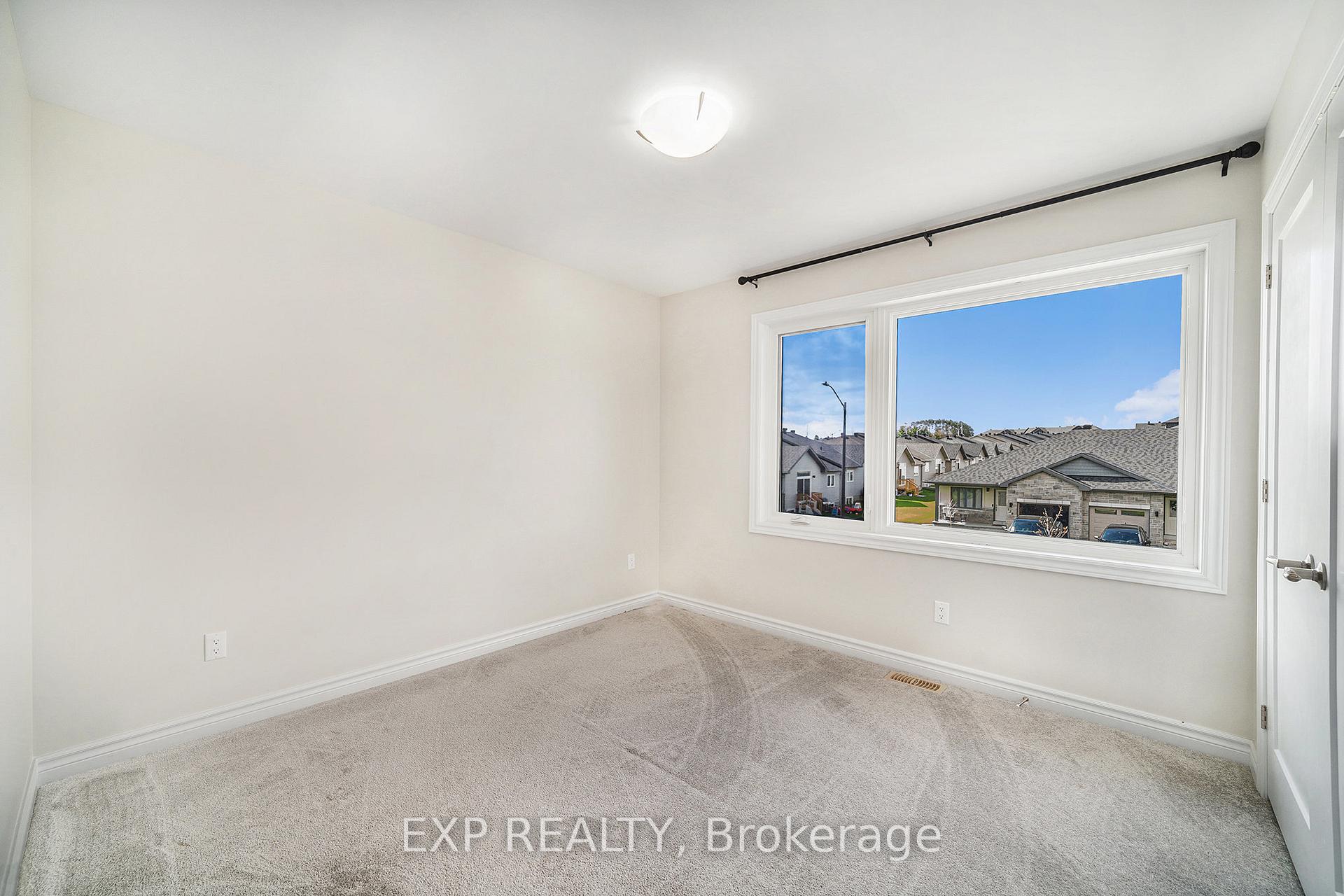 Photo 14 of 125 Seabert Drive, Arnprior — HOMEH