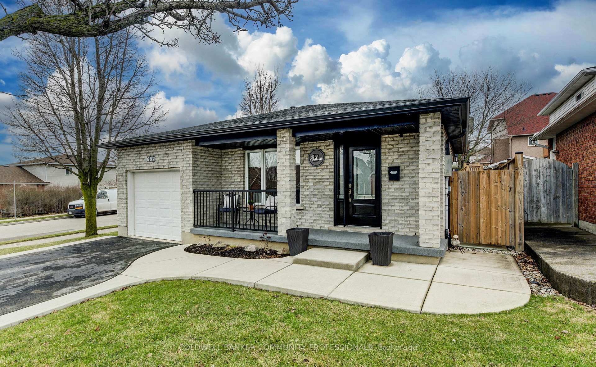 Photo 1 of 682 Acadia Drive, Hamilton, Butler — HOMEH