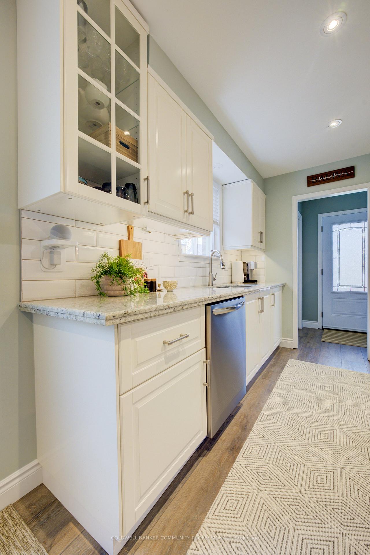 Photo 5 of 682 Acadia Drive, Hamilton, Butler — HOMEH