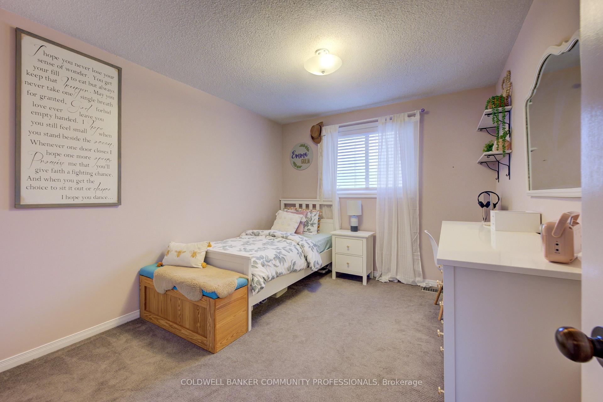 Photo 4 of 682 Acadia Drive, Hamilton, Butler — HOMEH