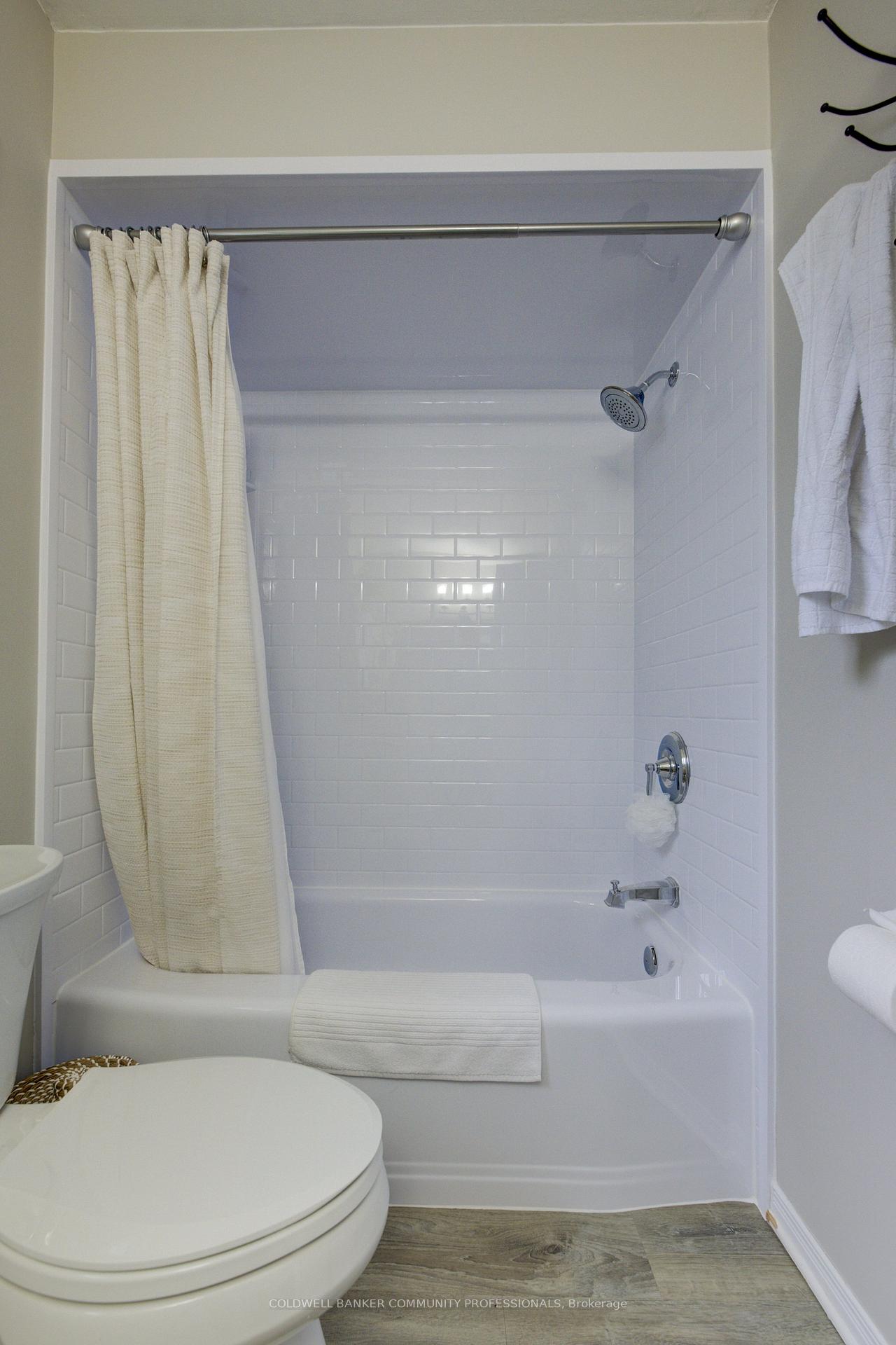 Photo 6 of 682 Acadia Drive, Hamilton, Butler — HOMEH