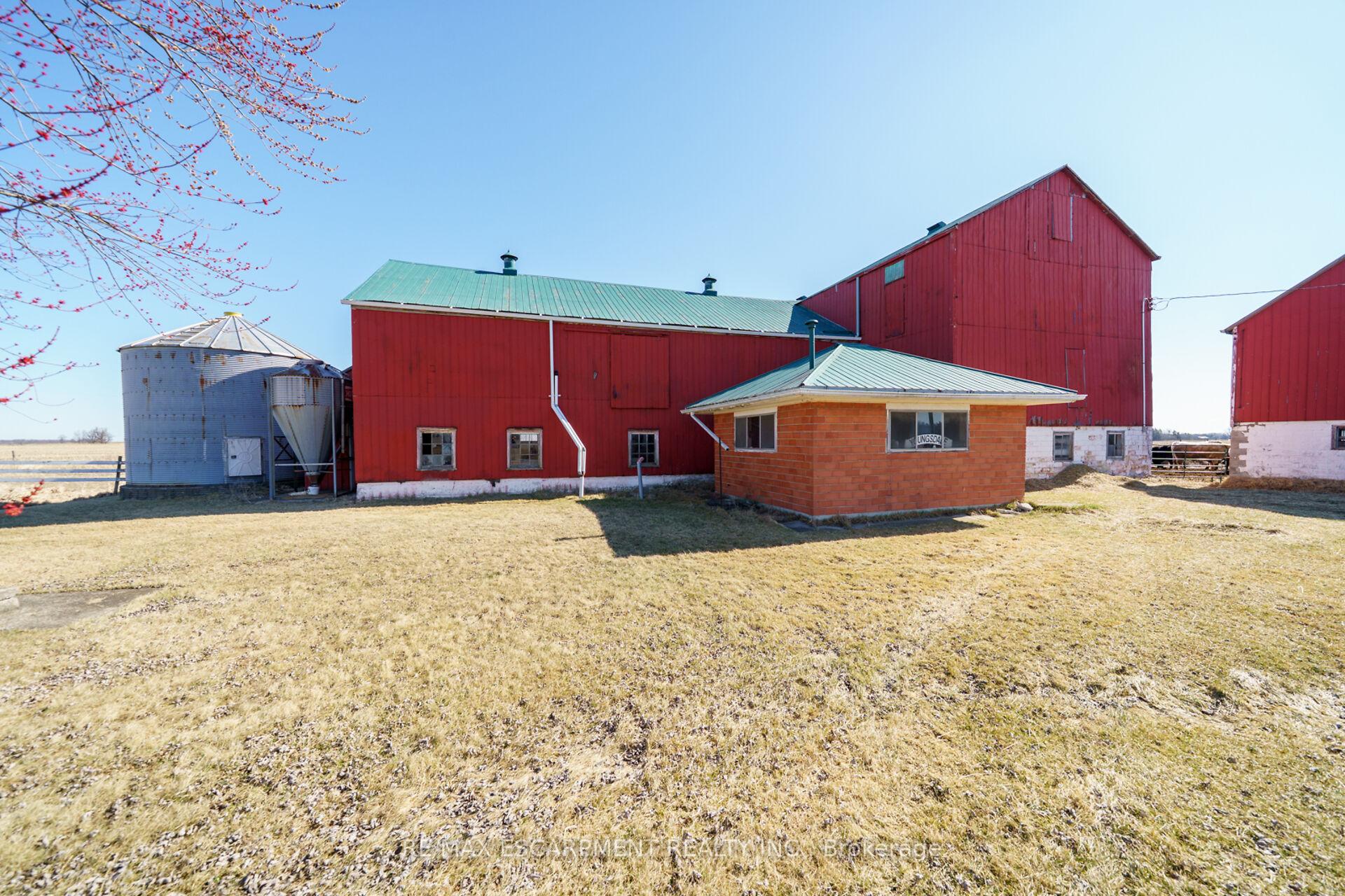 Photo 7 of 3412 Young Road, Haldimand — HOMEH