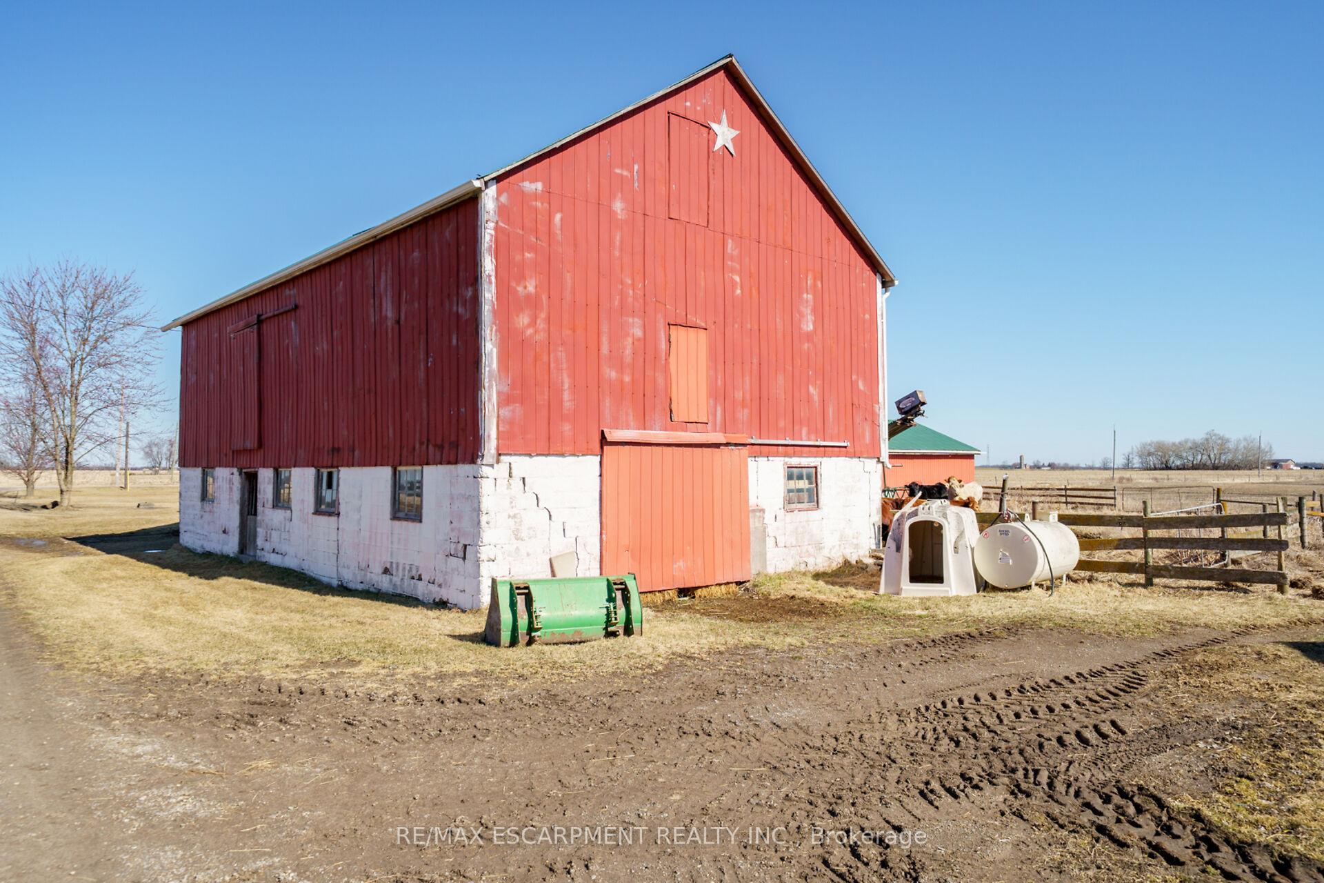 Photo 11 of 3412 Young Road, Haldimand — HOMEH