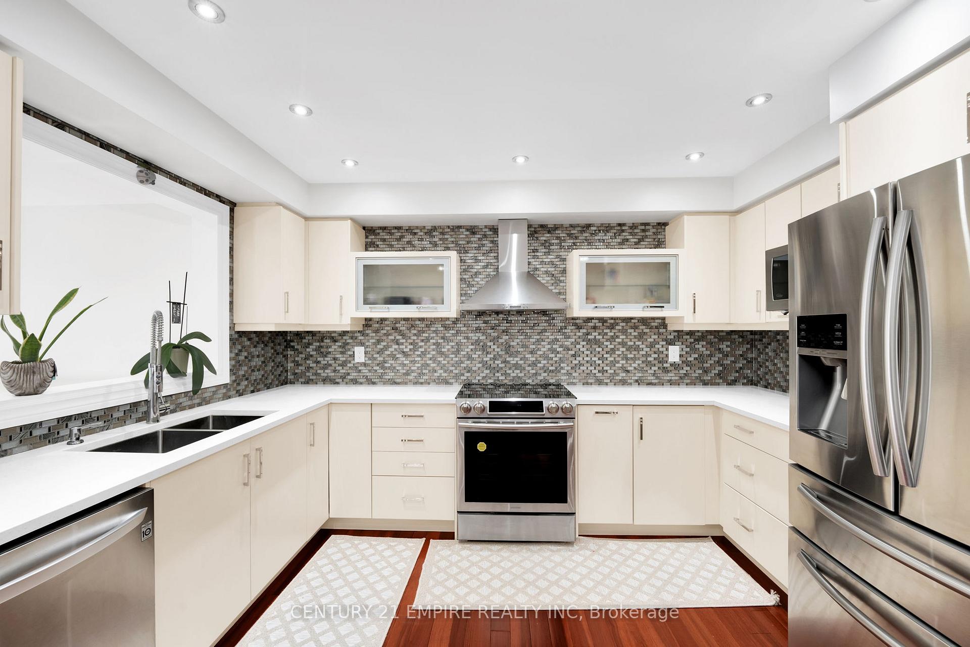 Photo 22 of 157 Venice Gate Drive, Vaughan, Vellore Village — HOMEH