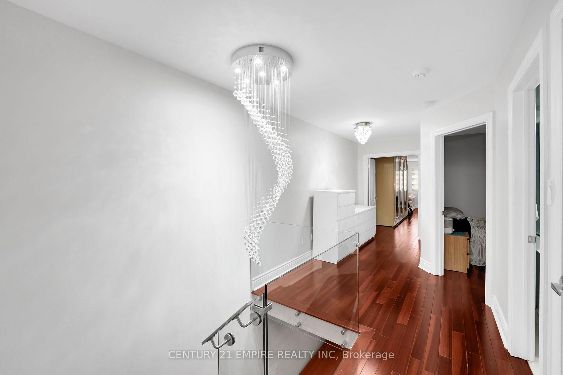Photo 17 of 157 Venice Gate Drive, Vaughan, Vellore Village — HOMEH