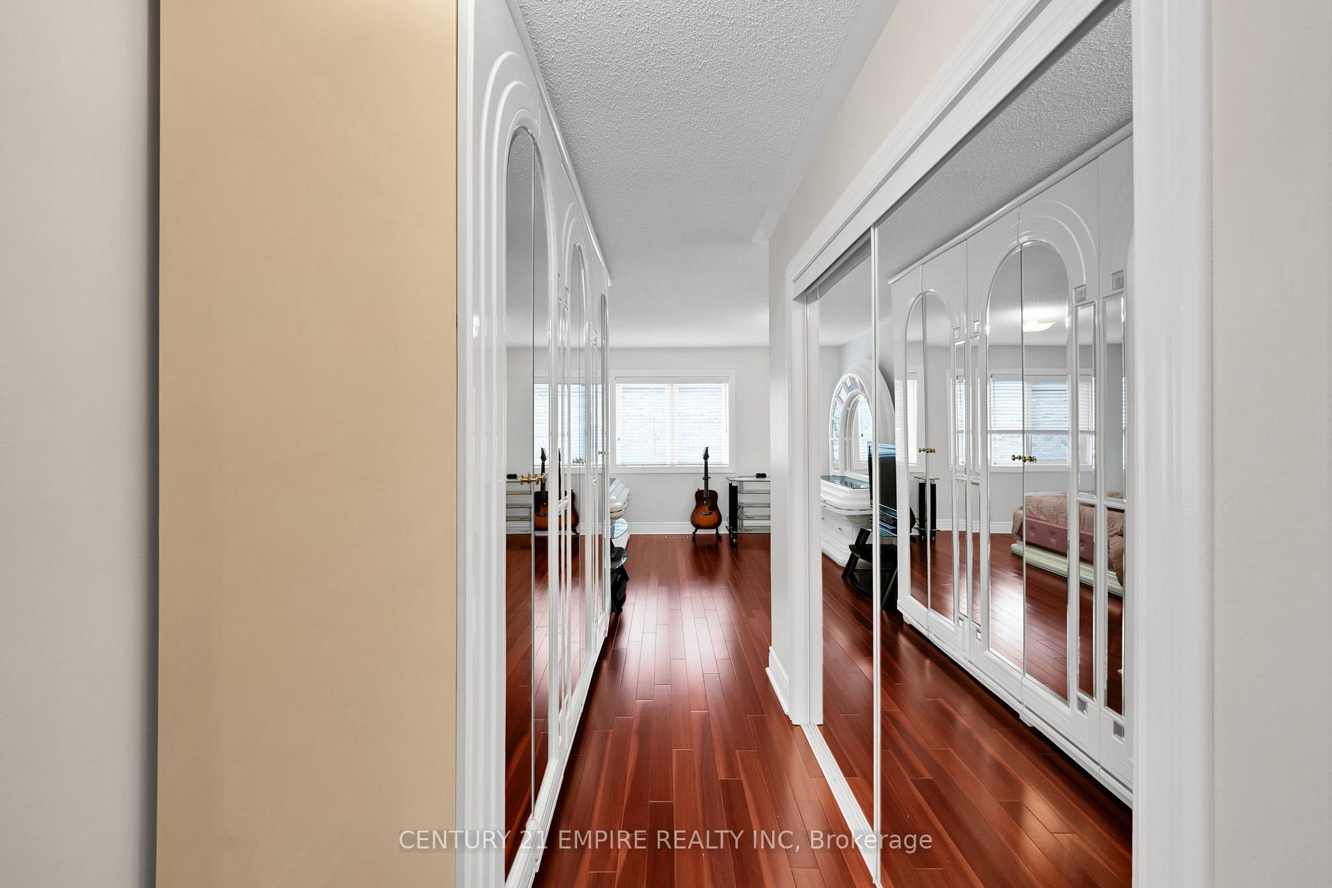 Photo 21 of 157 Venice Gate Drive, Vaughan, Vellore Village — HOMEH