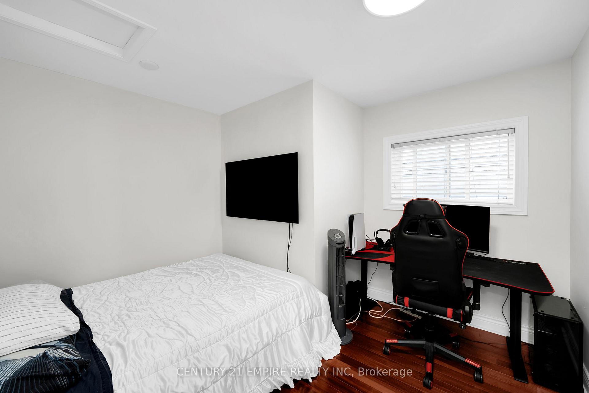 Photo 8 of 157 Venice Gate Drive, Vaughan, Vellore Village — HOMEH
