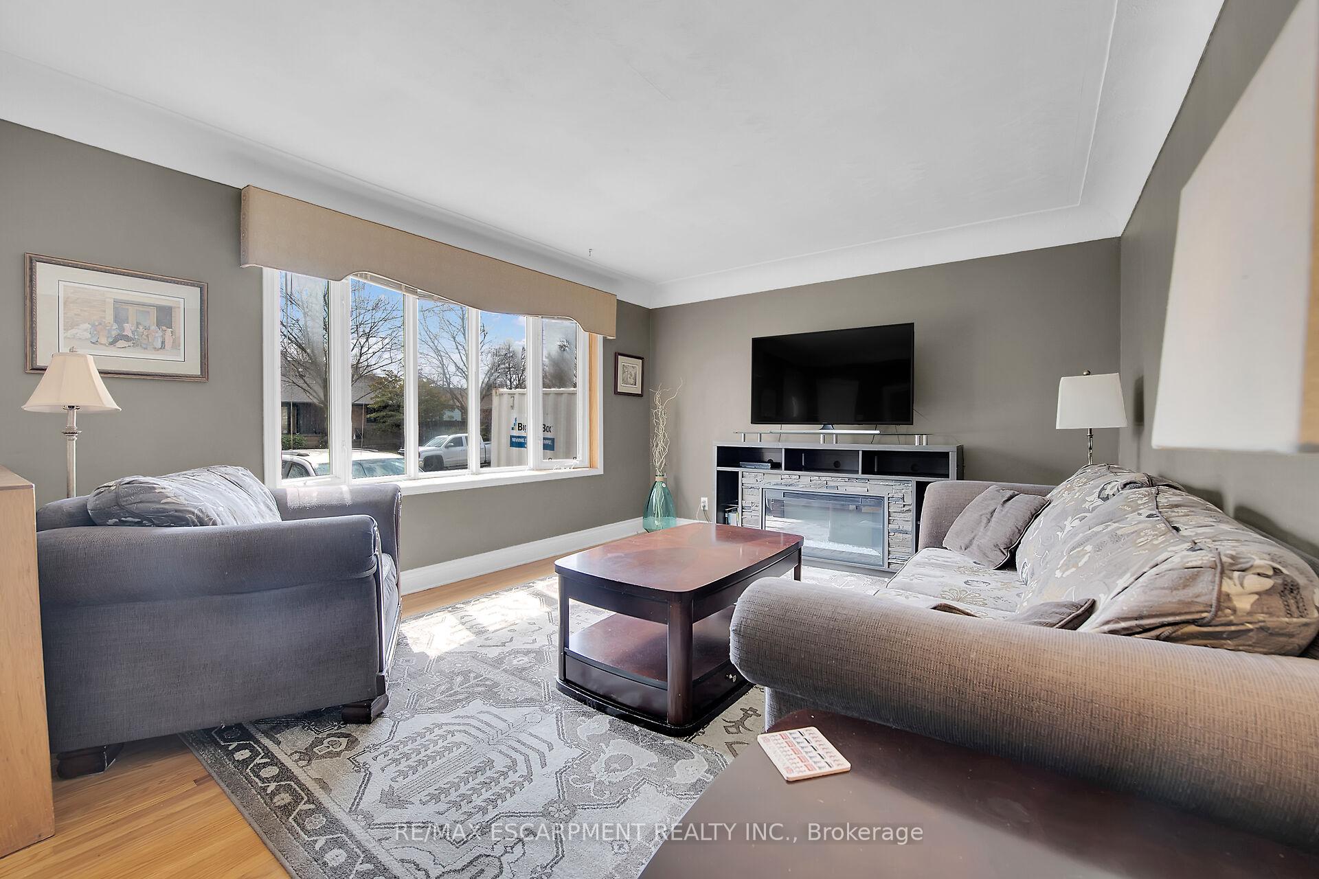 Photo 7 of 11 Sheridan Drive, Hamilton, Hill Park — HOMEH