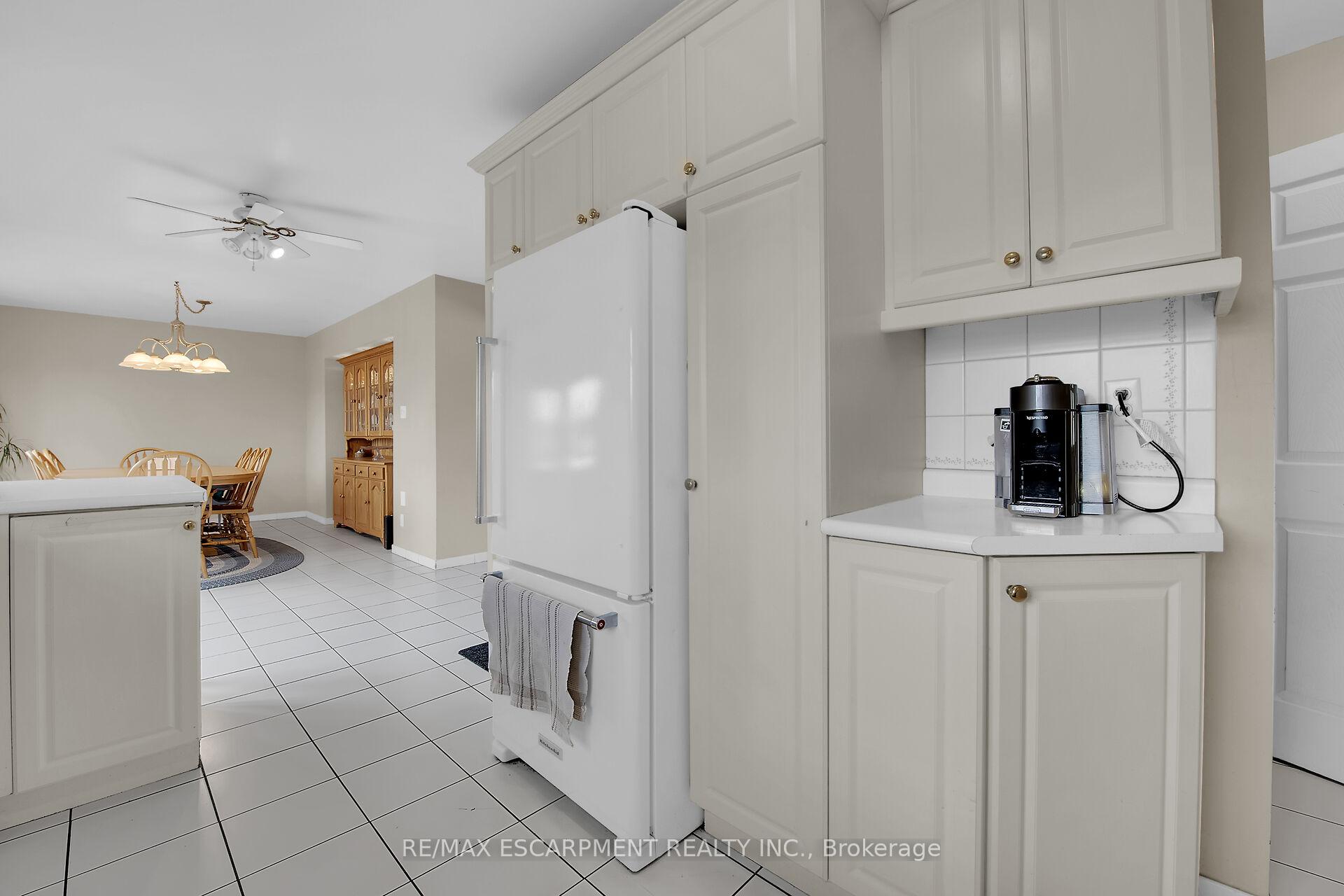 Photo 6 of 11 Sheridan Drive, Hamilton, Hill Park — HOMEH