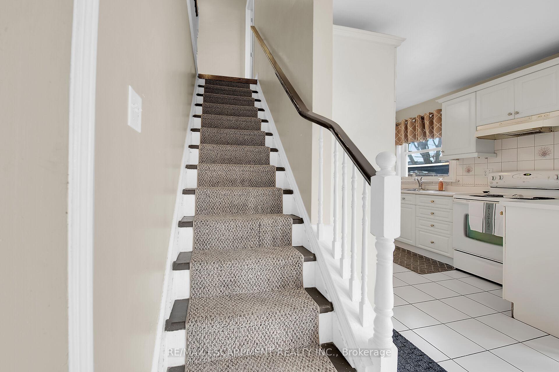 Photo 27 of 11 Sheridan Drive, Hamilton, Hill Park — HOMEH